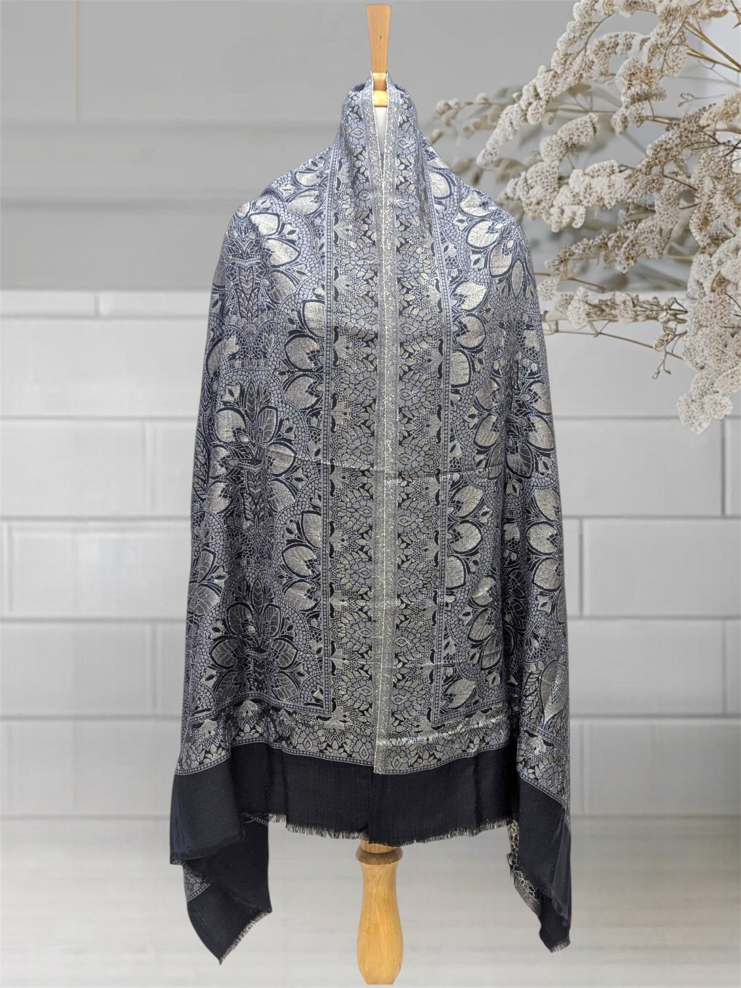 WOMEN'S WOOLEN STOLE