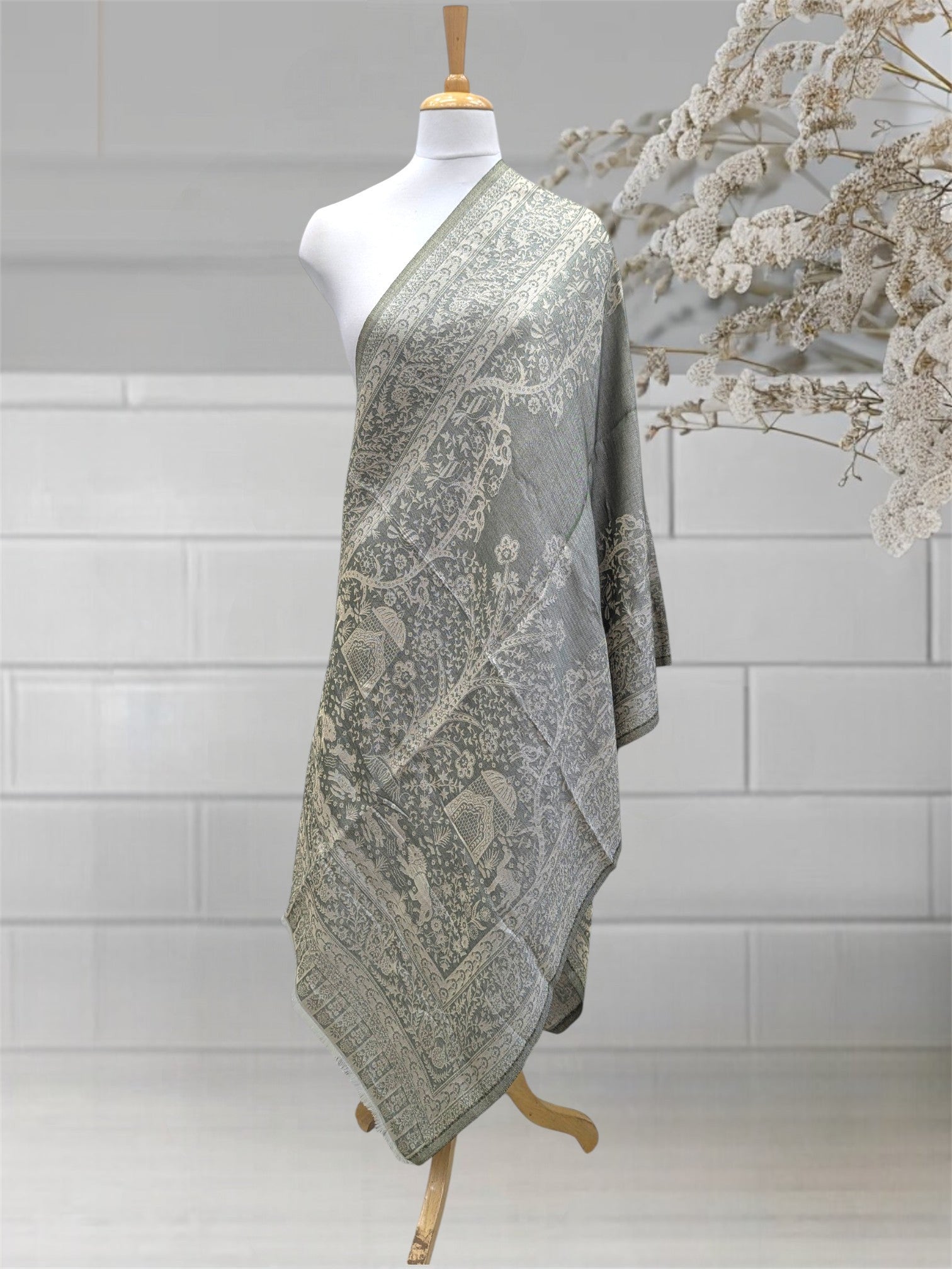 WOMEN'S WOOLEN STOLE
