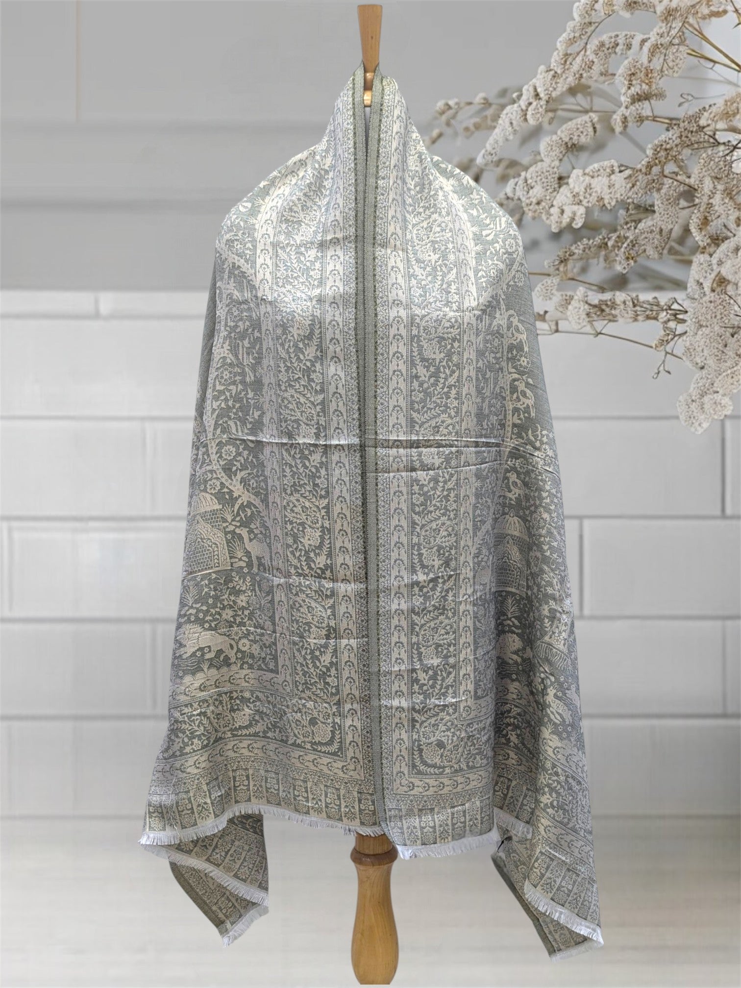 WOMEN'S WOOLEN STOLE
