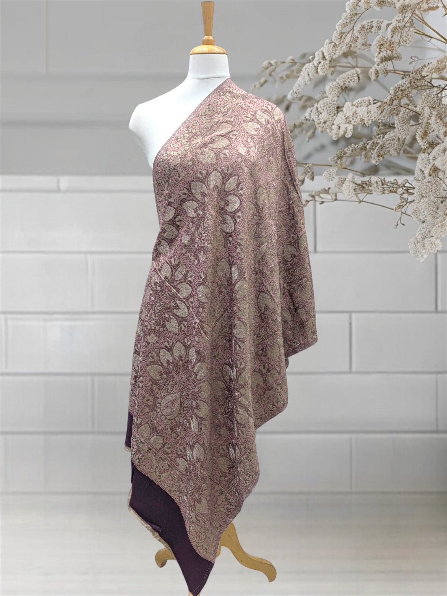 WOMEN'S WOOLEN STOLE