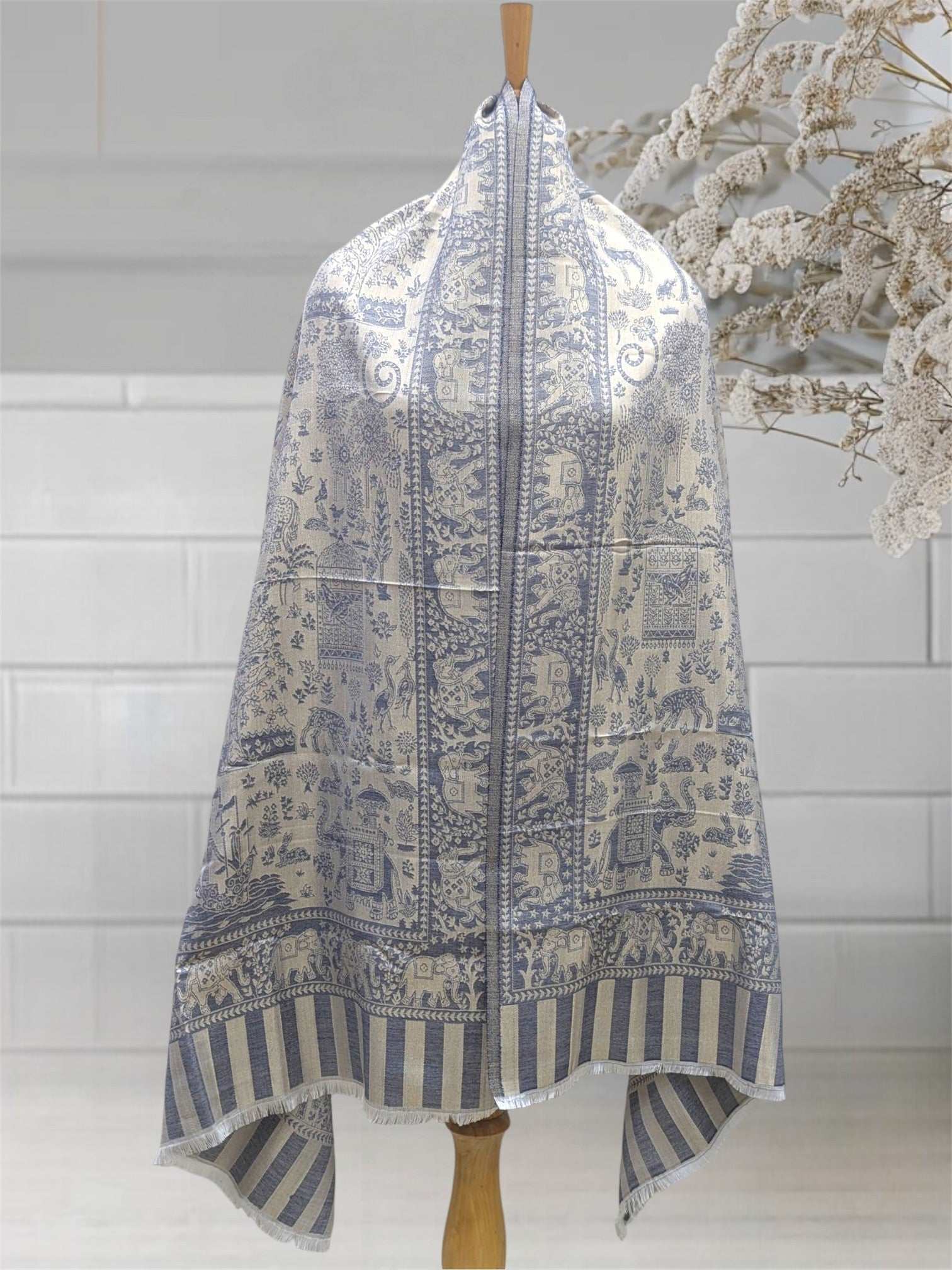 WOMEN'S WOOLEN STOLE