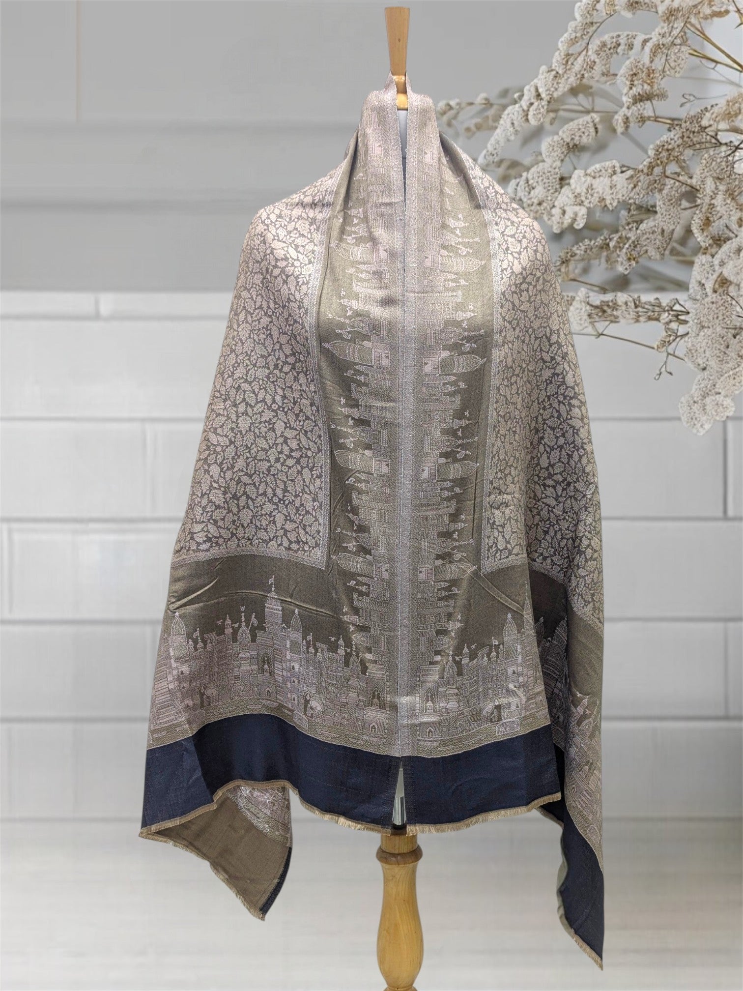 WOMEN'S WOOLEN STOLE