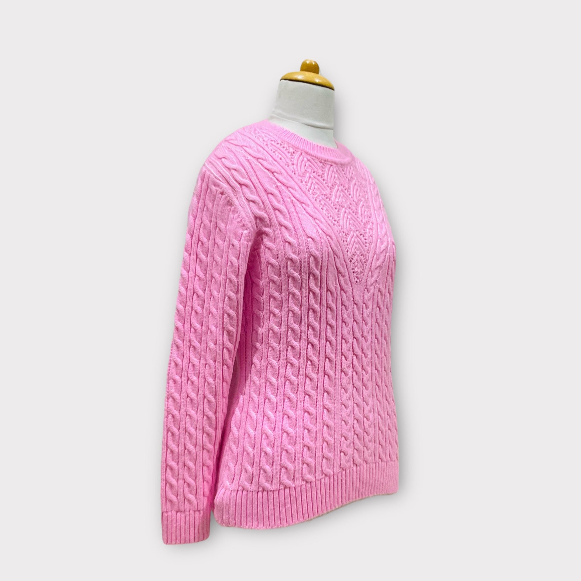 WOMEN ROUND NECK SWEATER