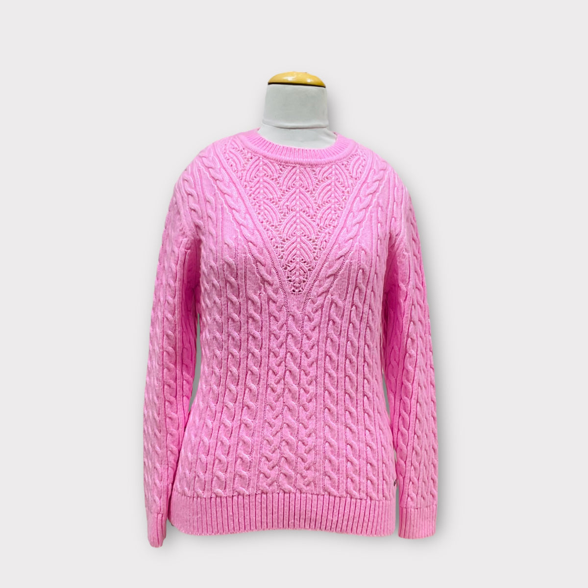 WOMEN ROUND NECK SWEATER