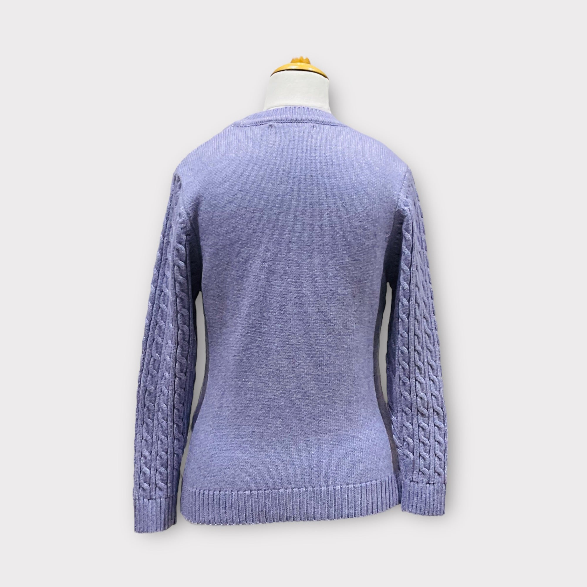 WOMEN ROUND NECK SWEATER