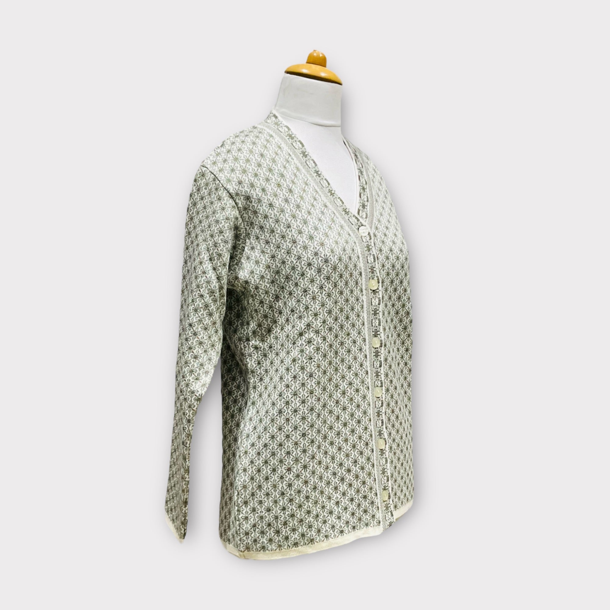 WOMEN  SWEATER
