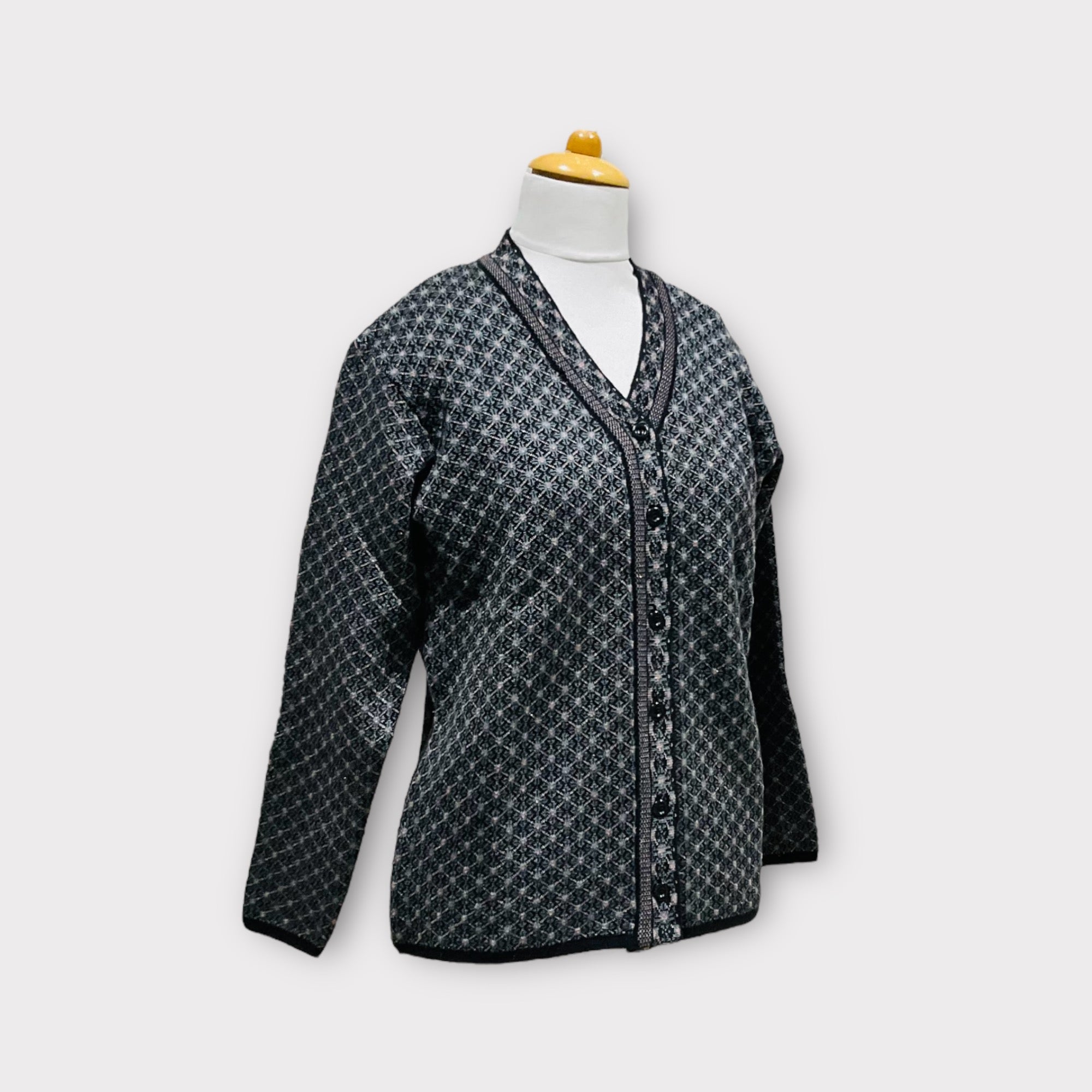 WOMEN  SWEATER