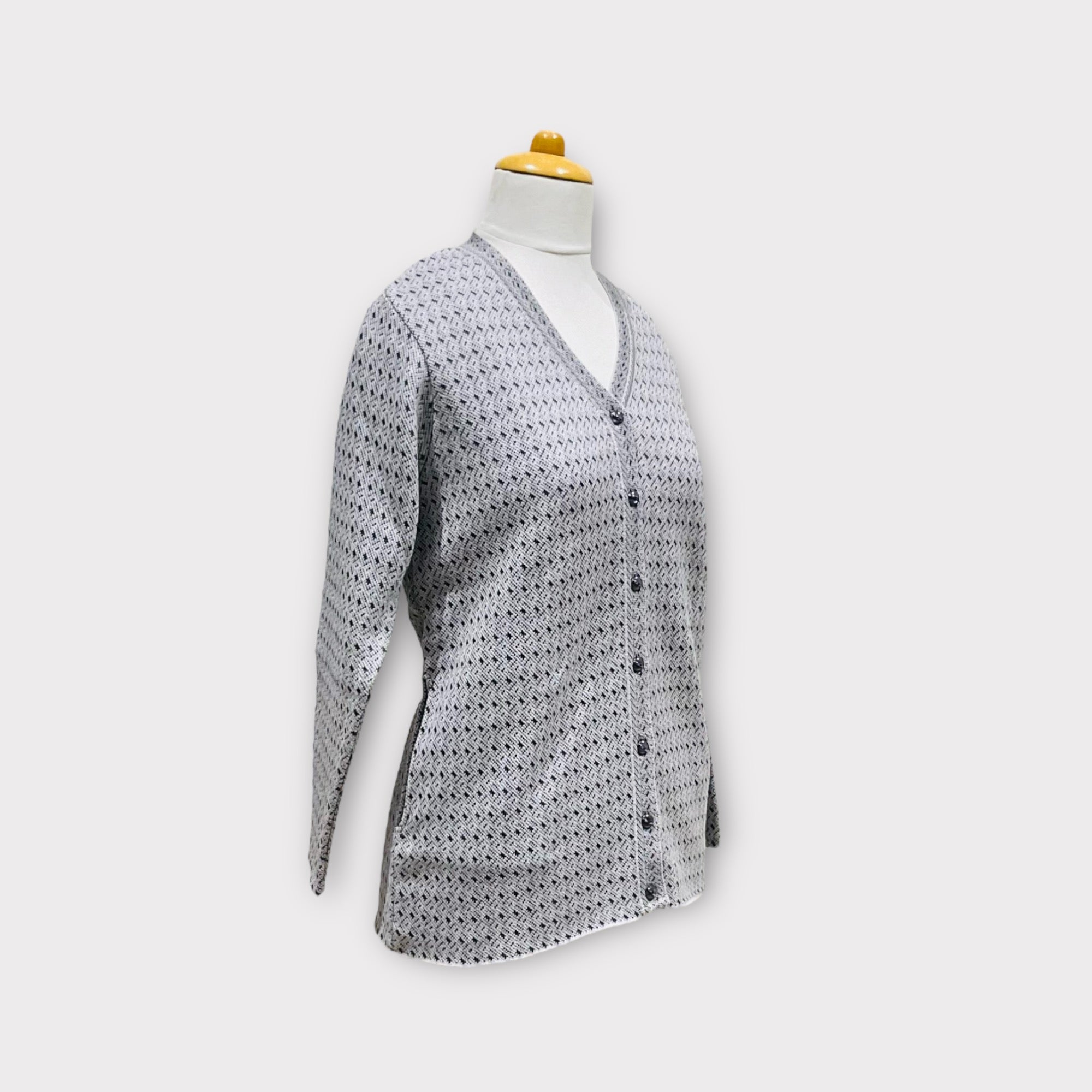 WOMEN  SWEATER