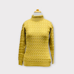 WOMEN ROUND NECK SWEATER