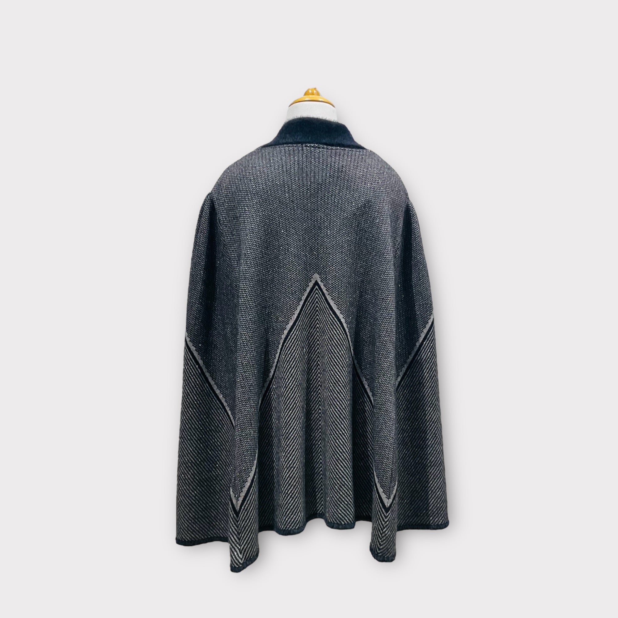 WOMEN  SHRUG