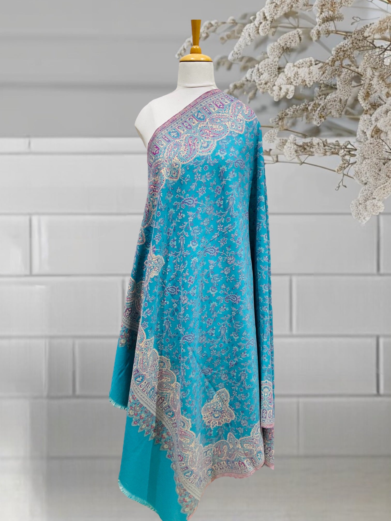 WOMEN SHAWLS