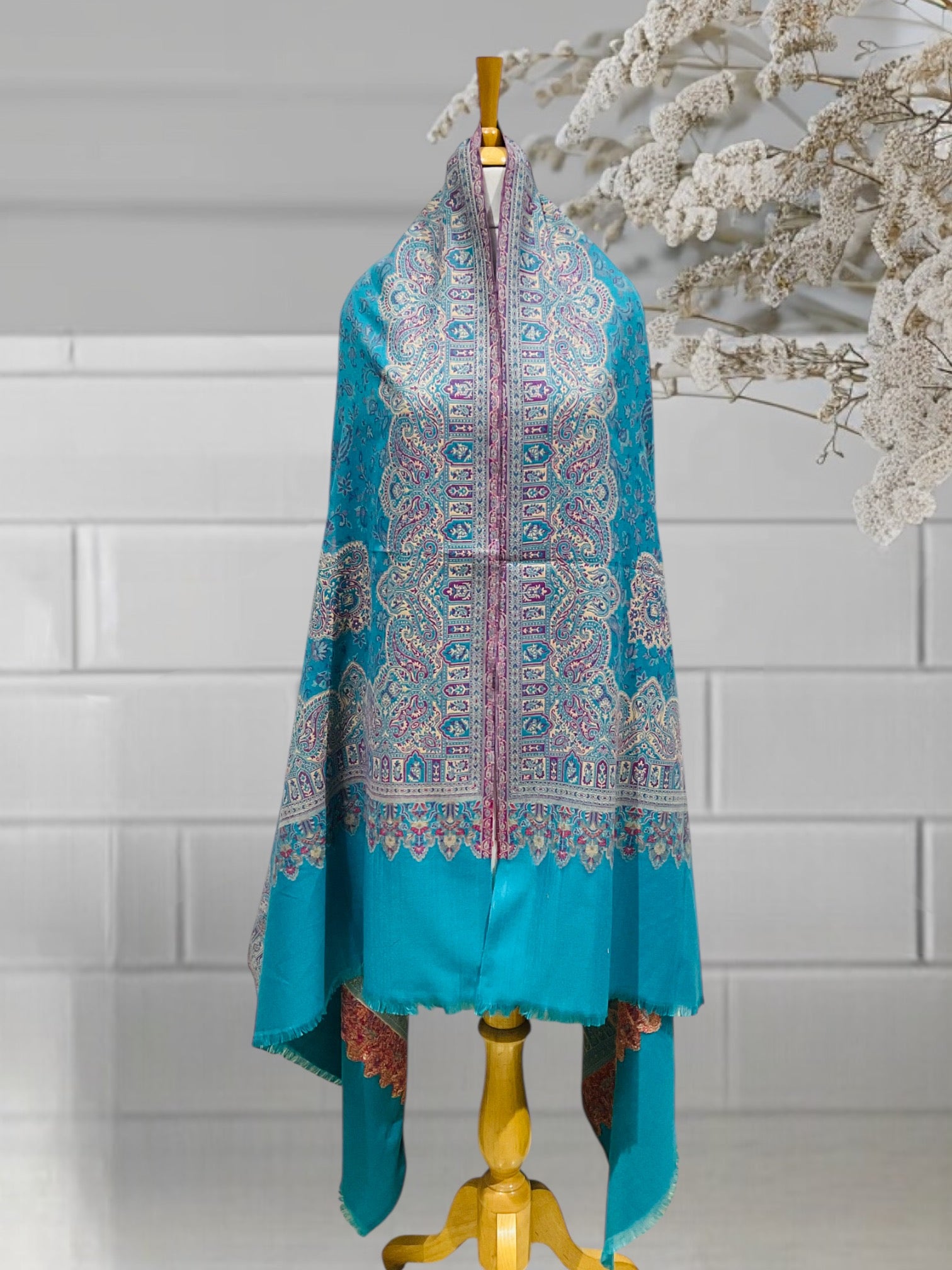 WOMEN SHAWLS