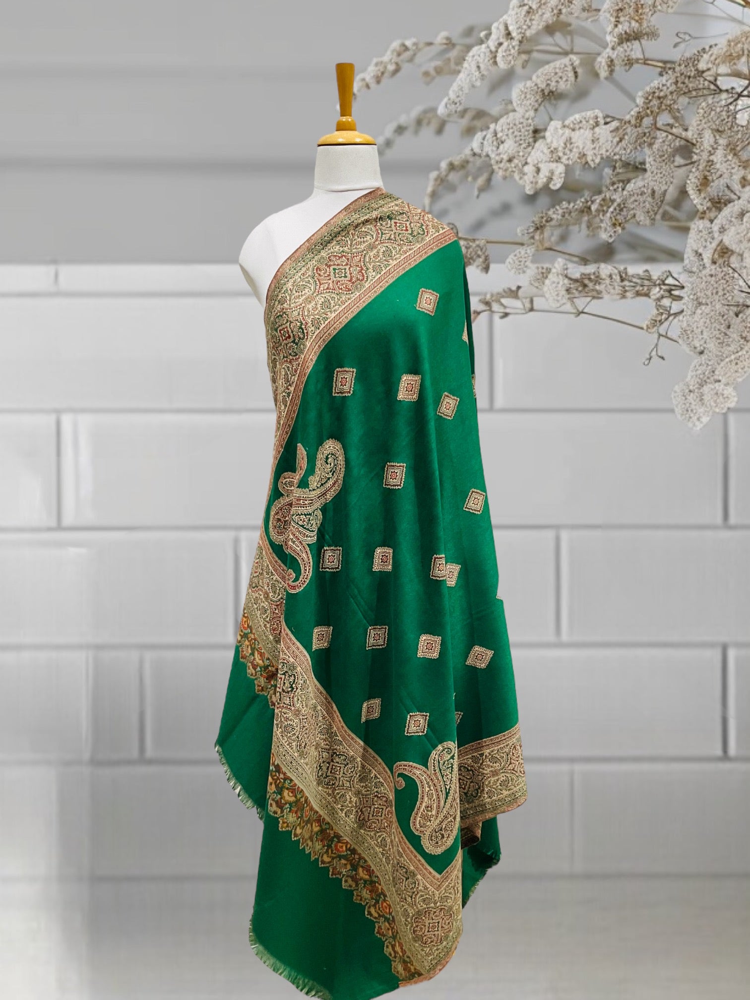 WOMEN SHAWLS