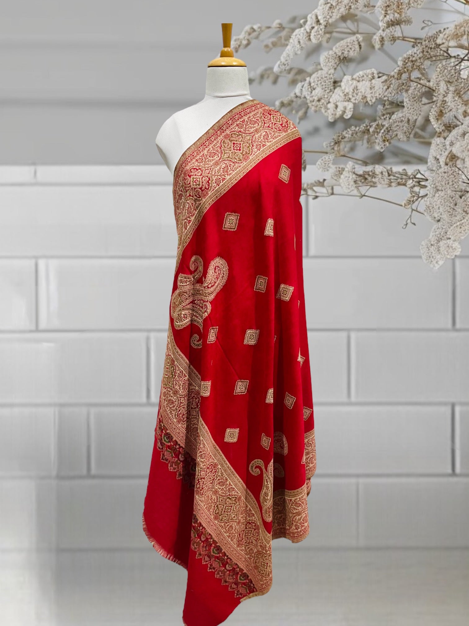 WOMEN SHAWLS