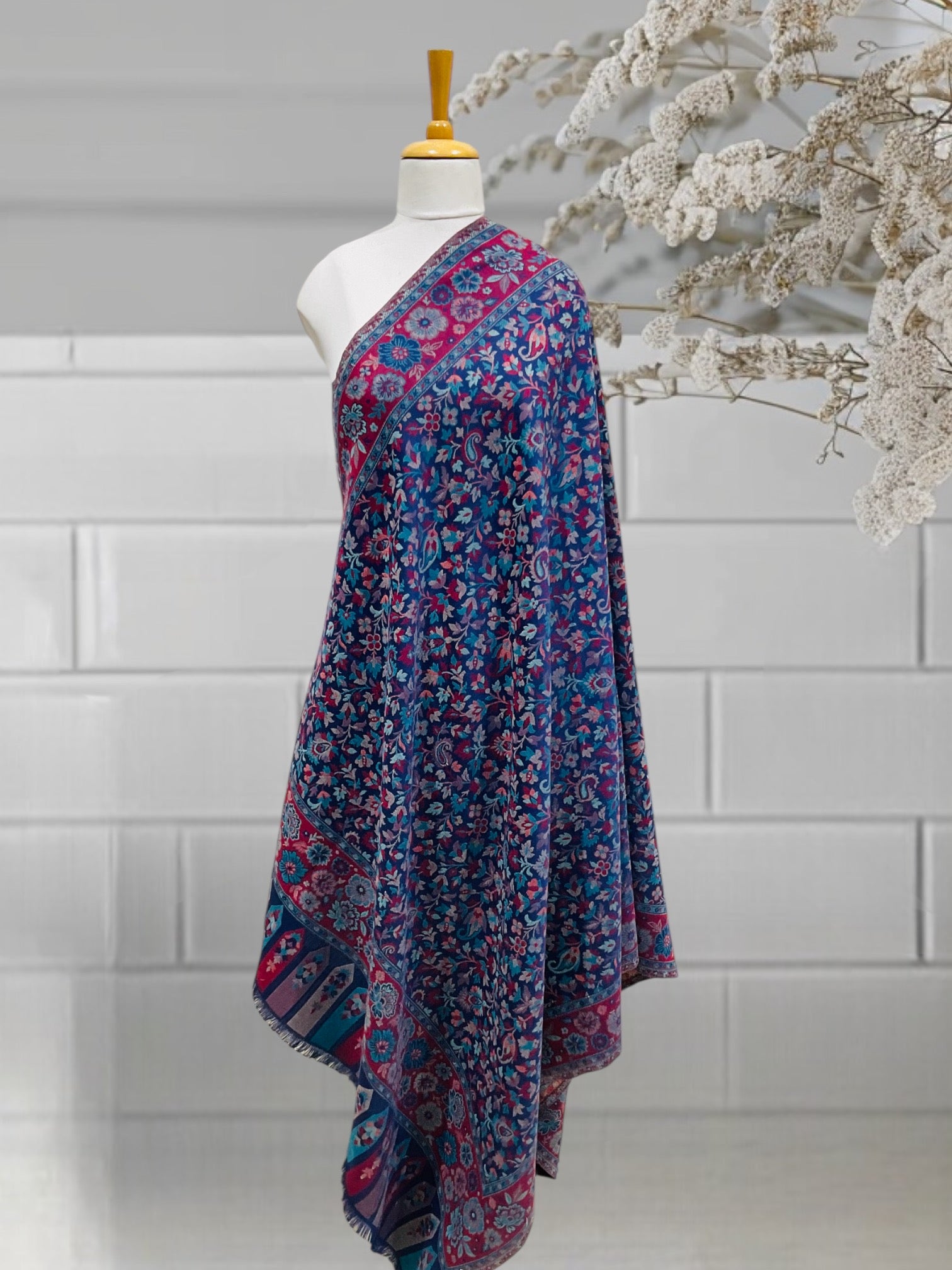 WOMEN SHAWLS