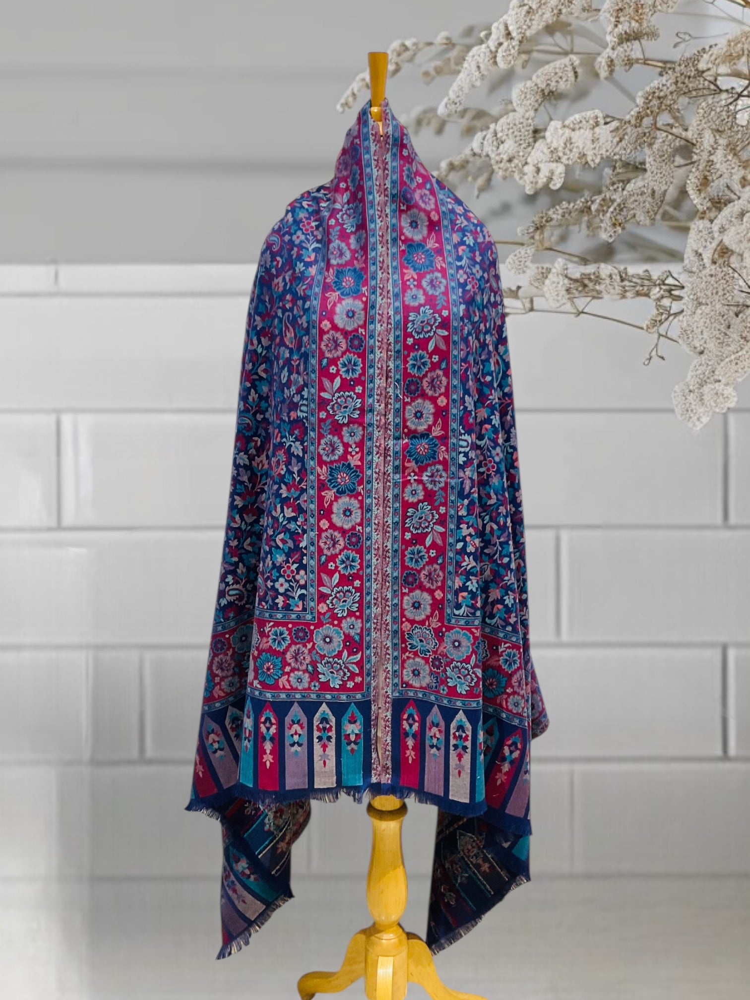 WOMEN SHAWLS