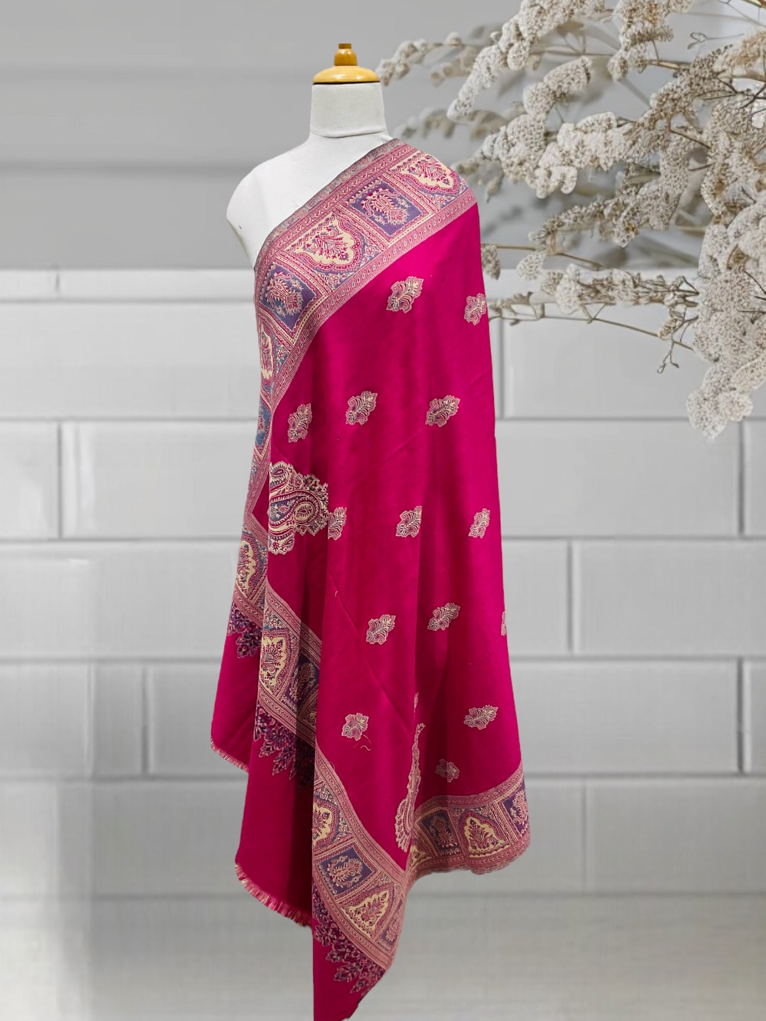 WOMEN SHAWLS