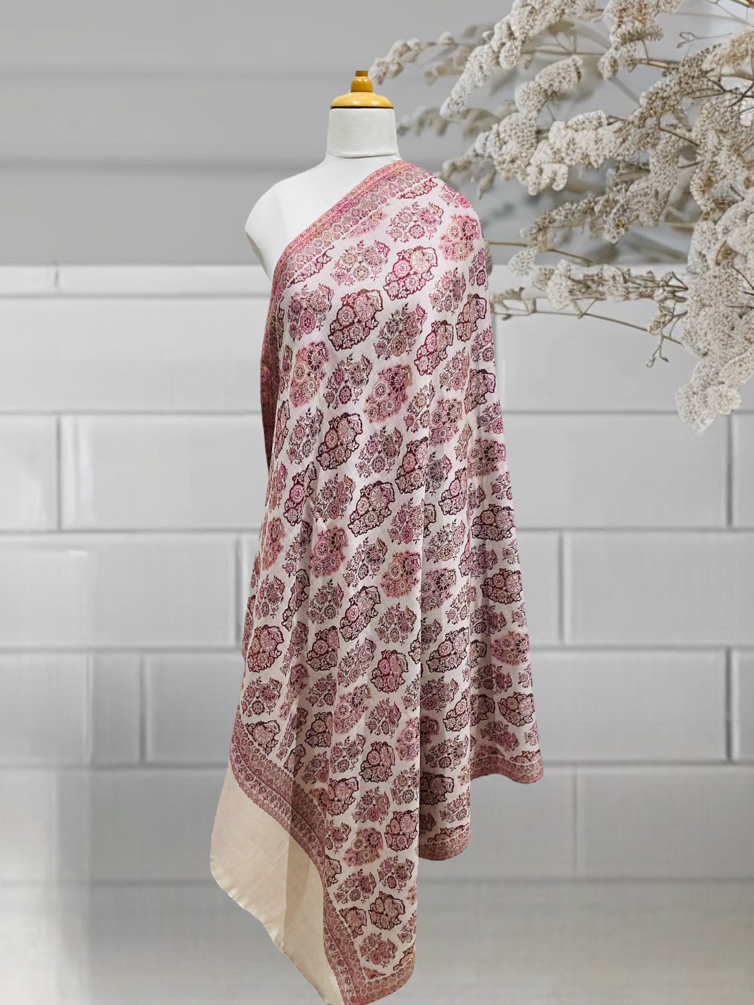 WOMEN SHAWLS