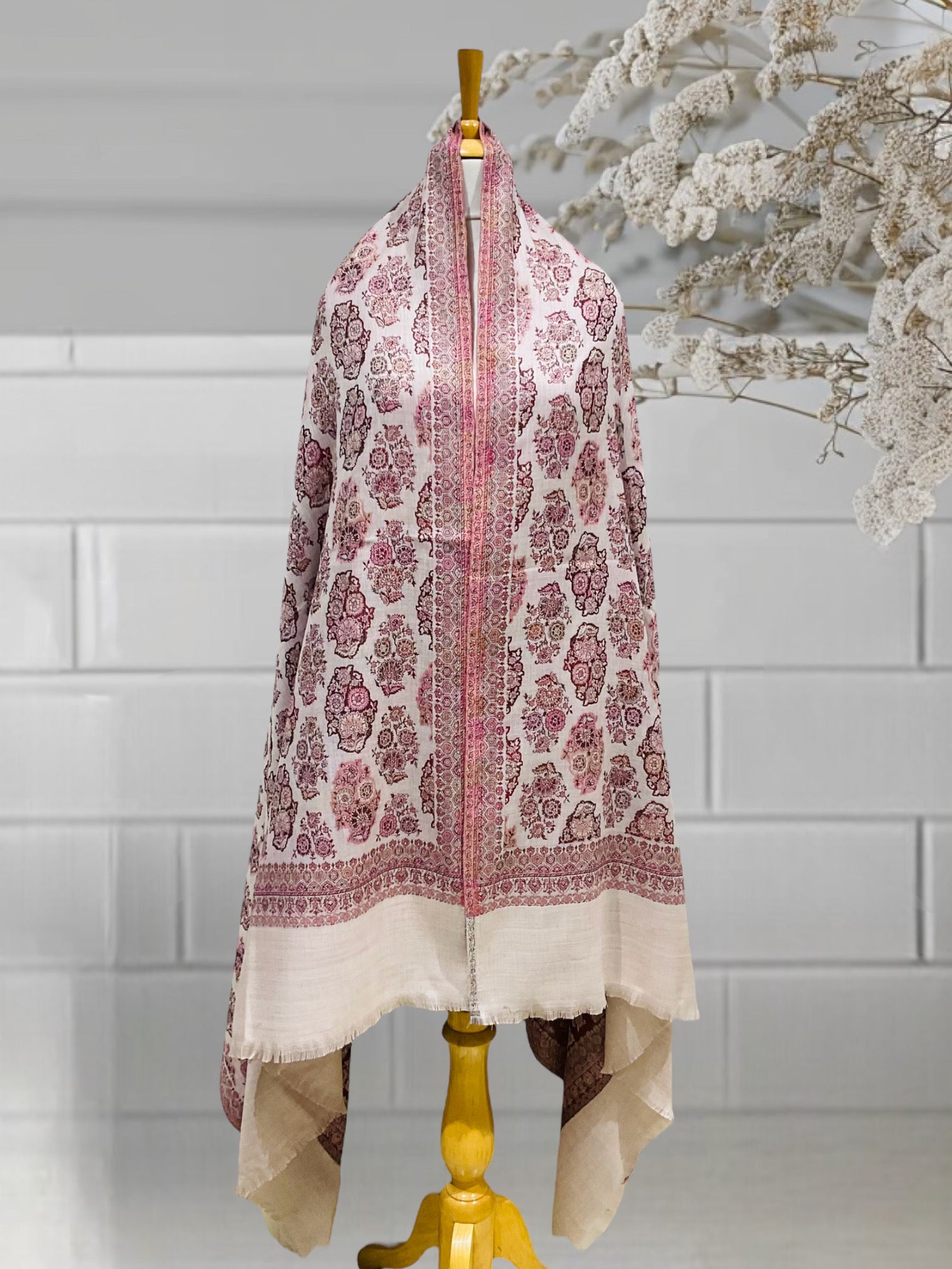 WOMEN SHAWLS