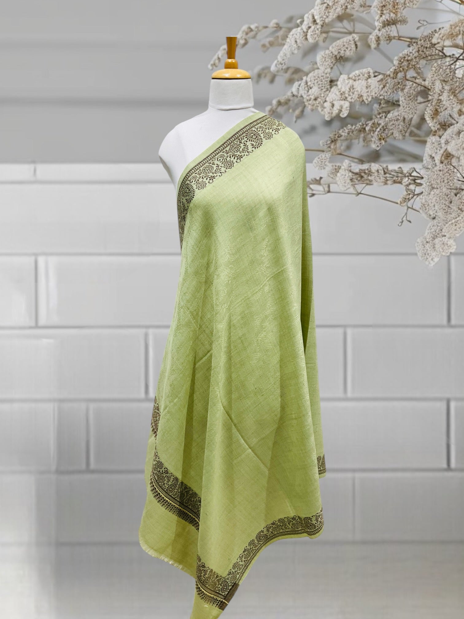 WOMEN SHAWLS