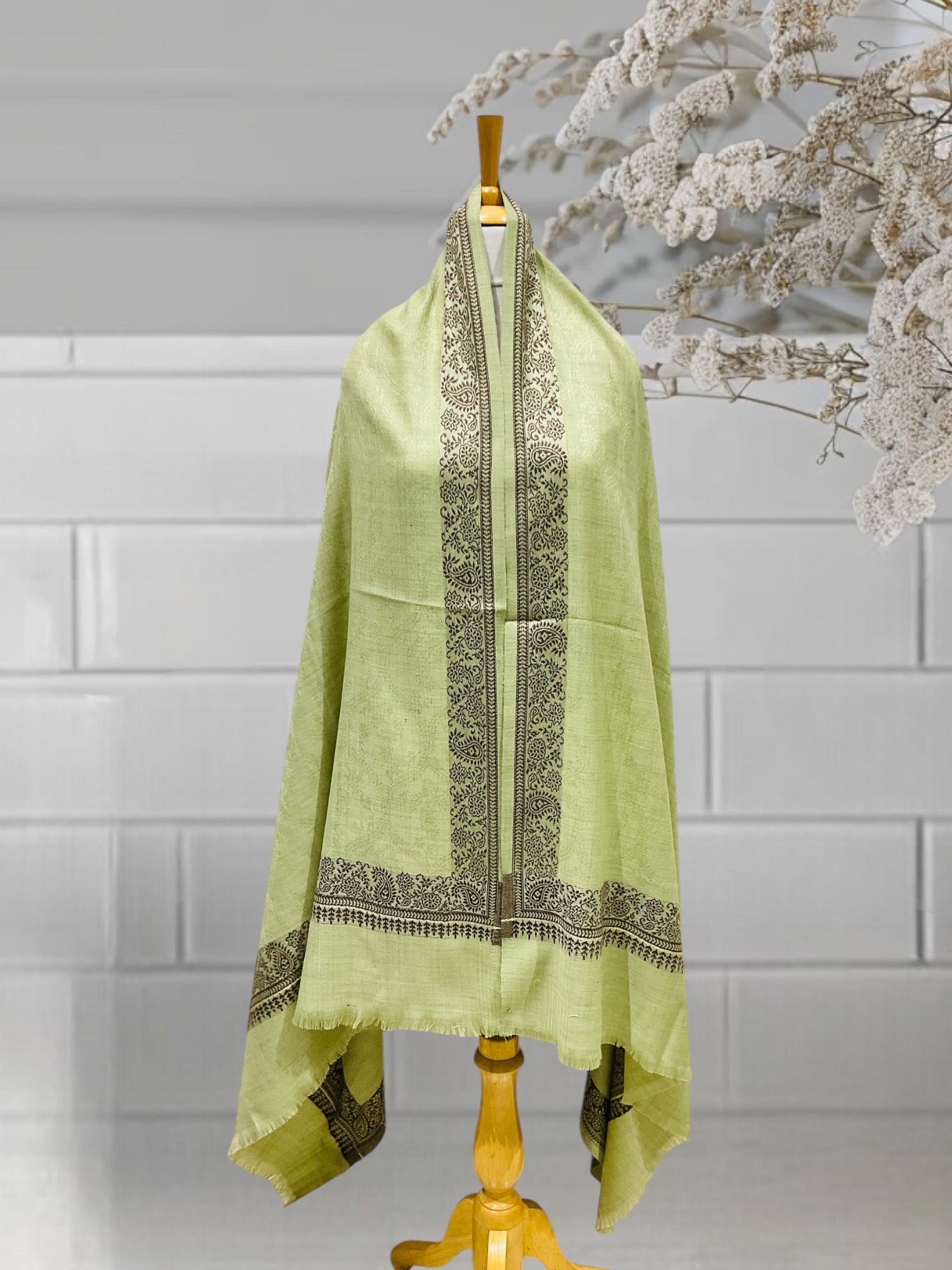 WOMEN SHAWLS