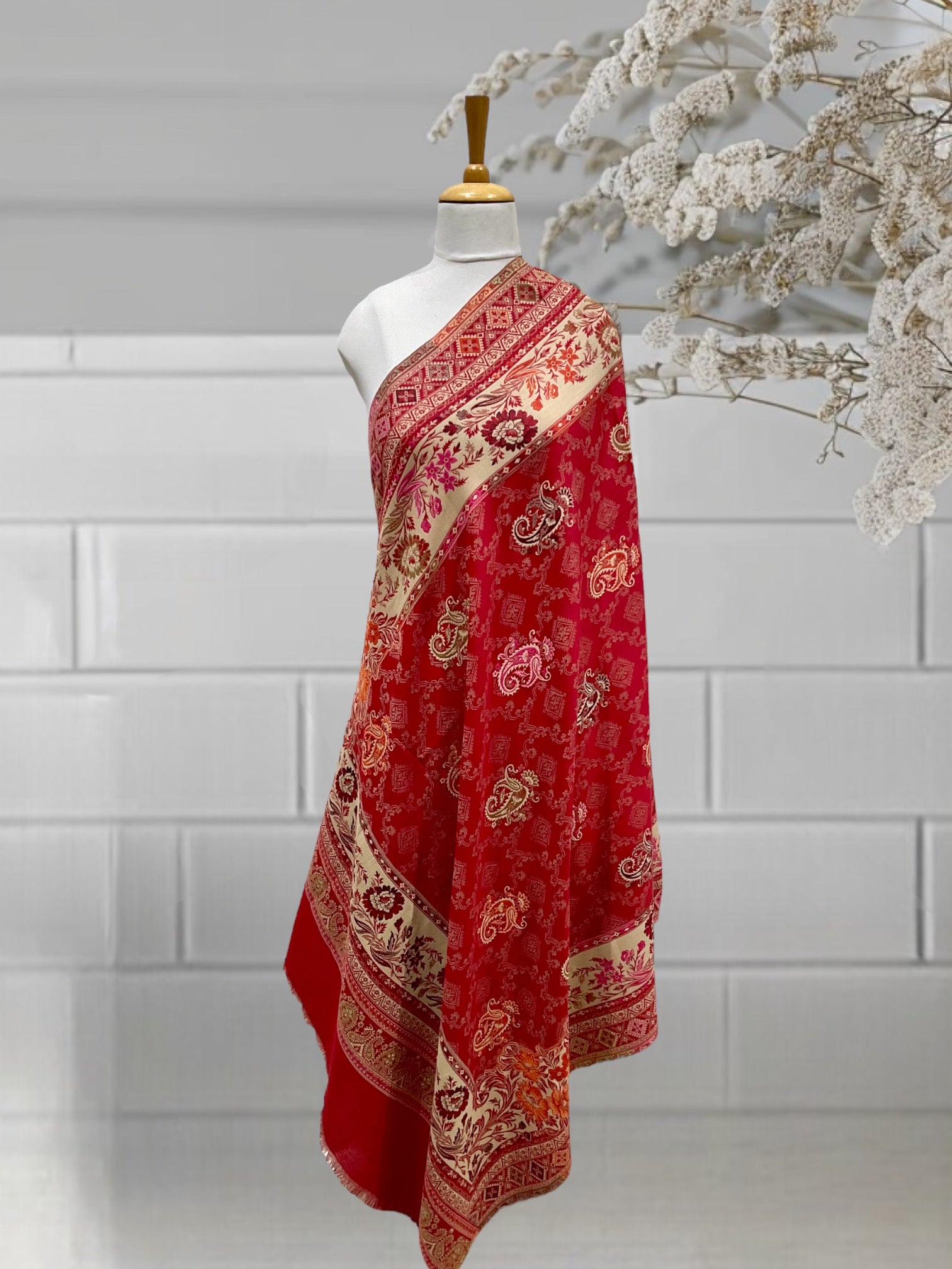 WOMEN SHAWLS
