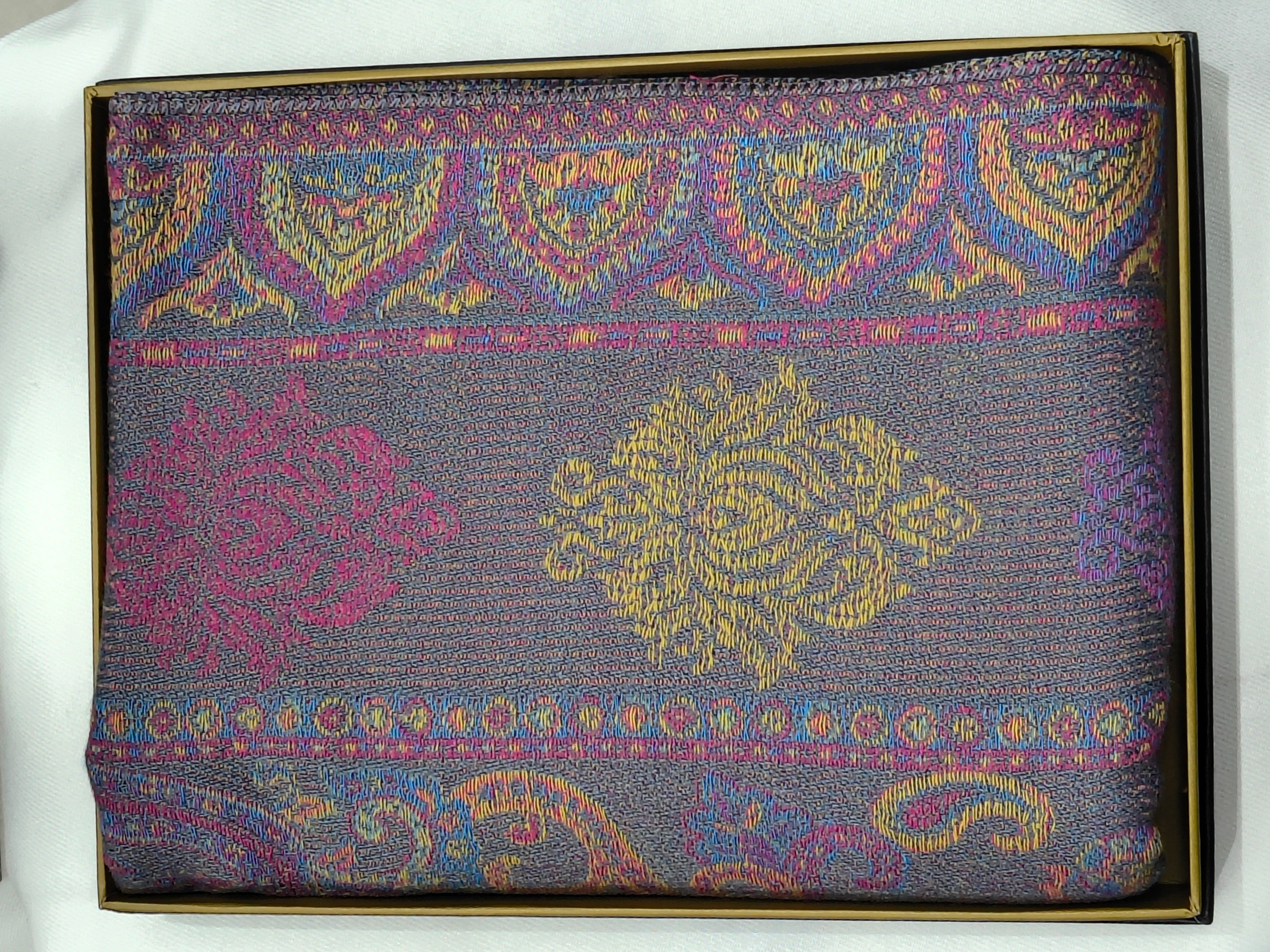 WOMEN'S WOOLEN STOLE