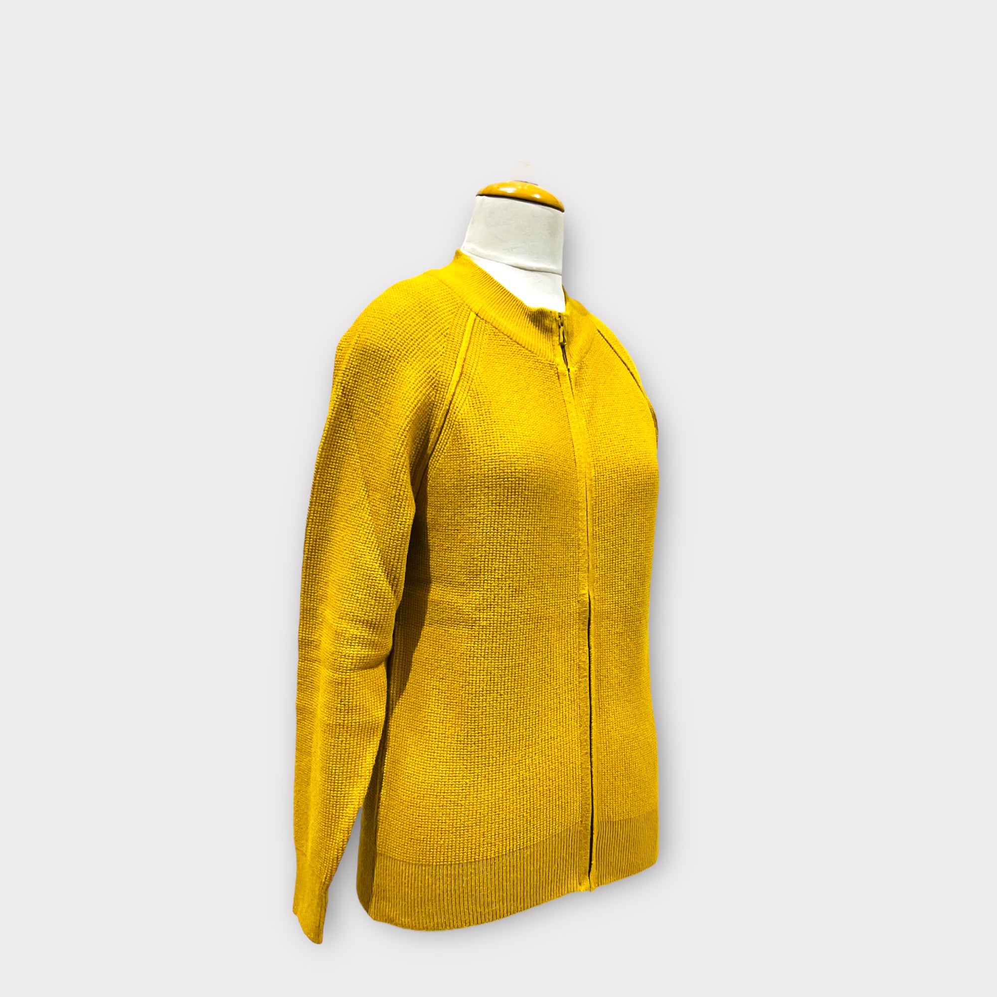 WOMEN SWEATER