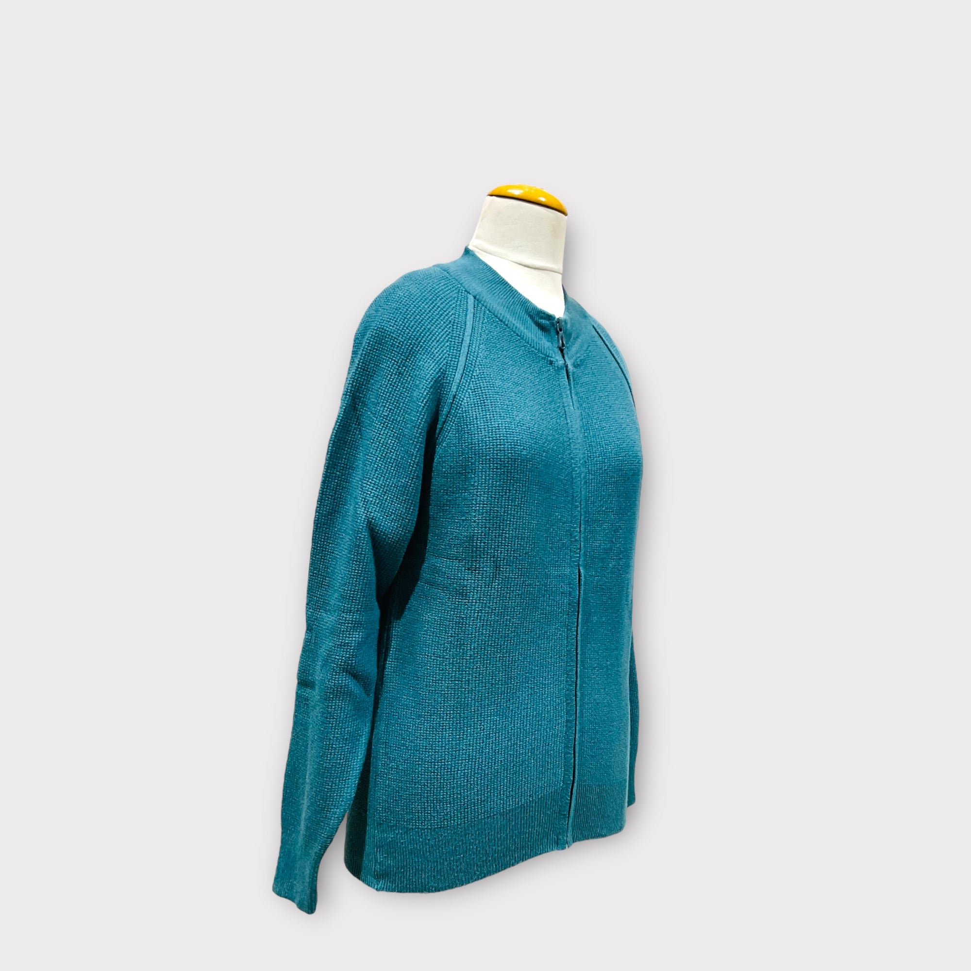 WOMEN SWEATER