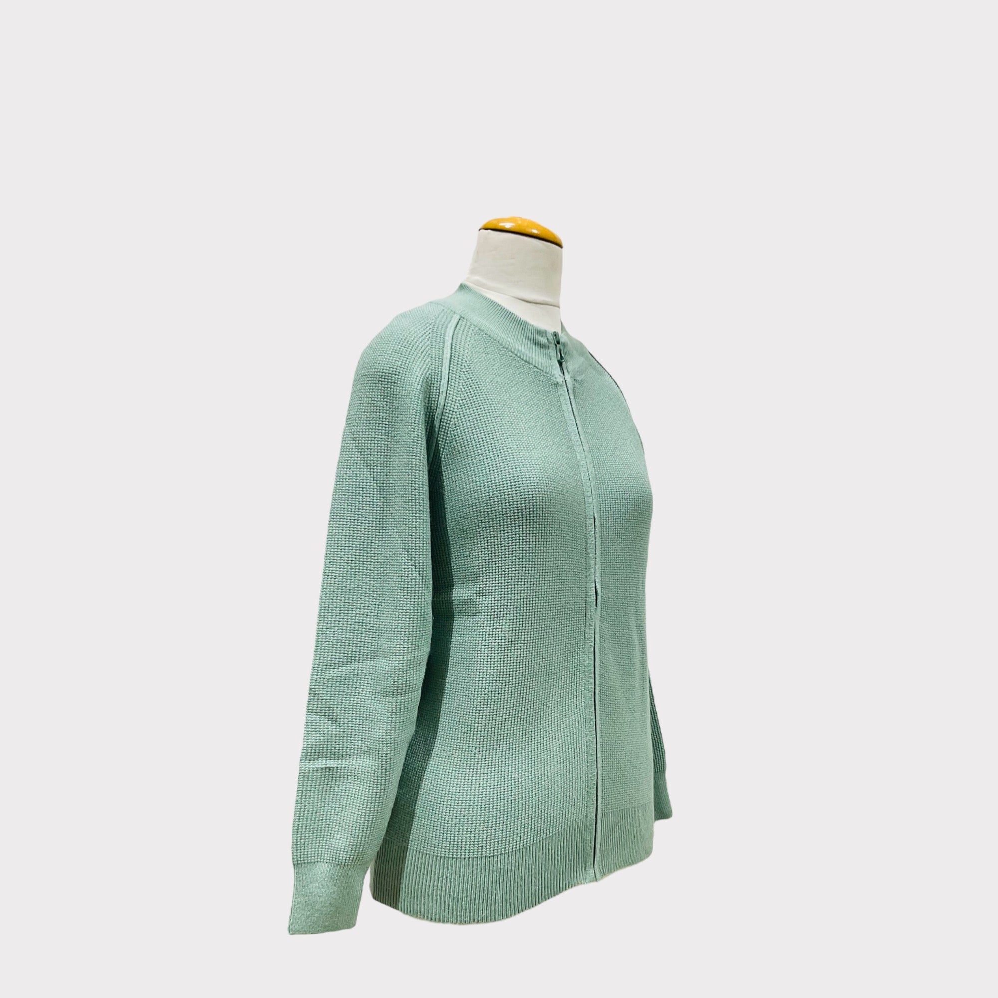 WOMEN SWEATER