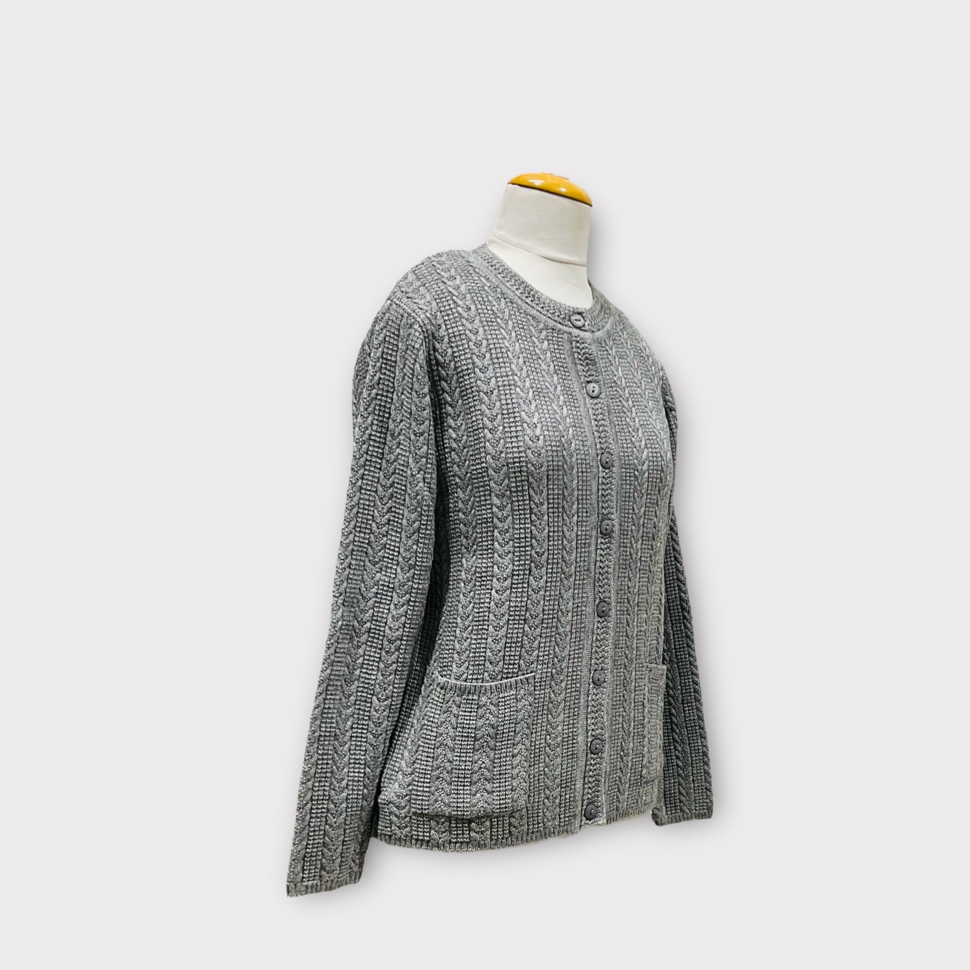 WOMEN SWEATER