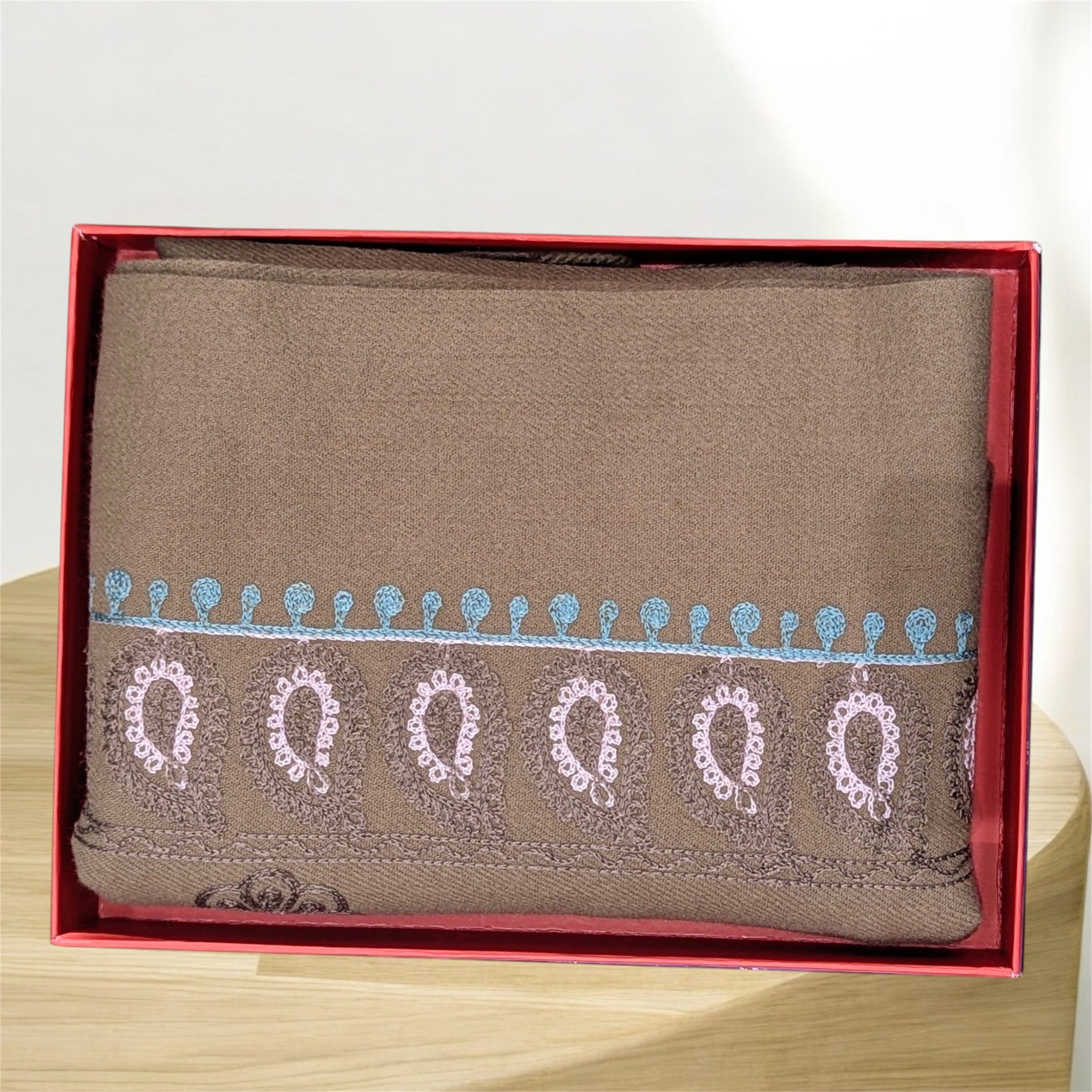 WOMEN'S WOOLEN STOLE