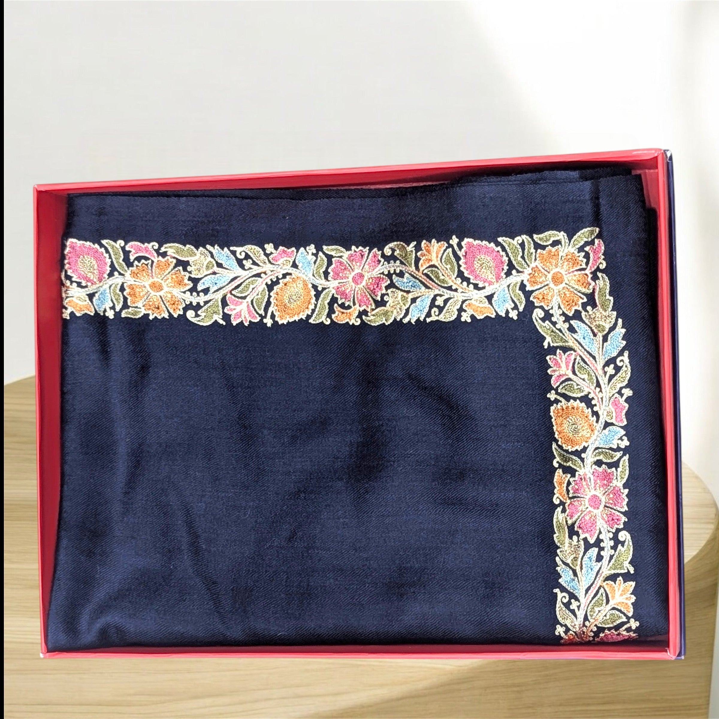 WOMEN WOOLEN STOLE