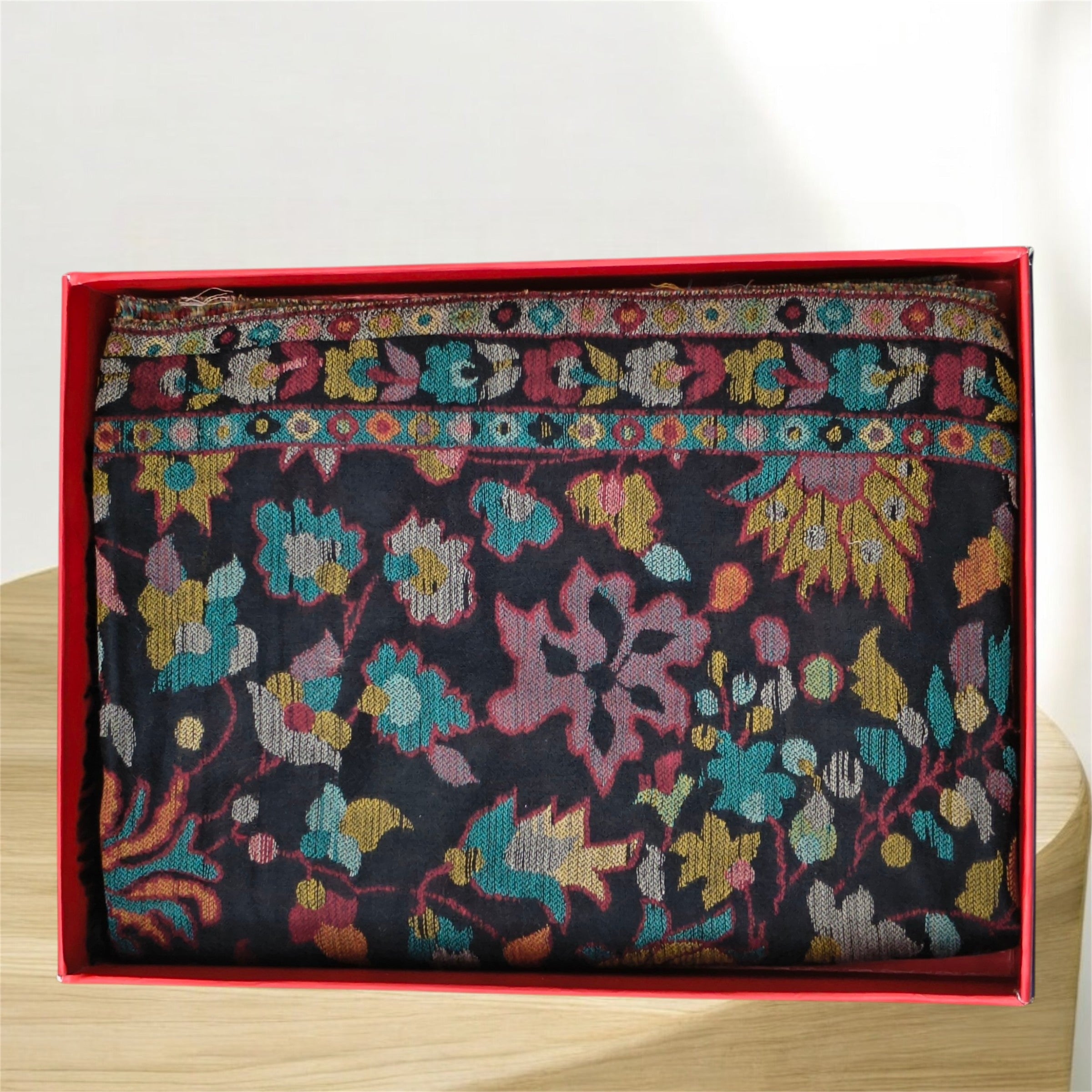 WOMEN WOOLEN STOLE