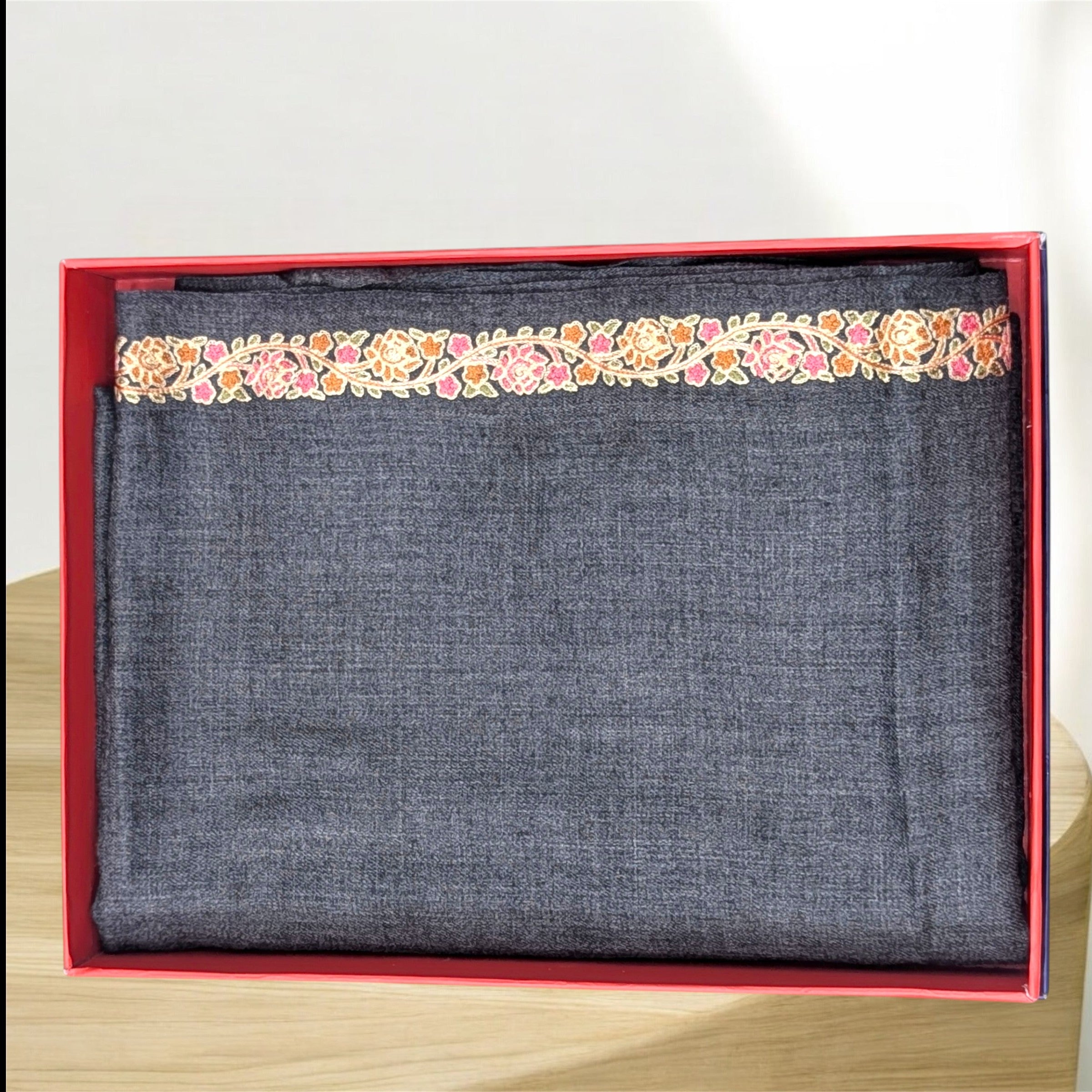 WOMEN WOOLEN STOLE