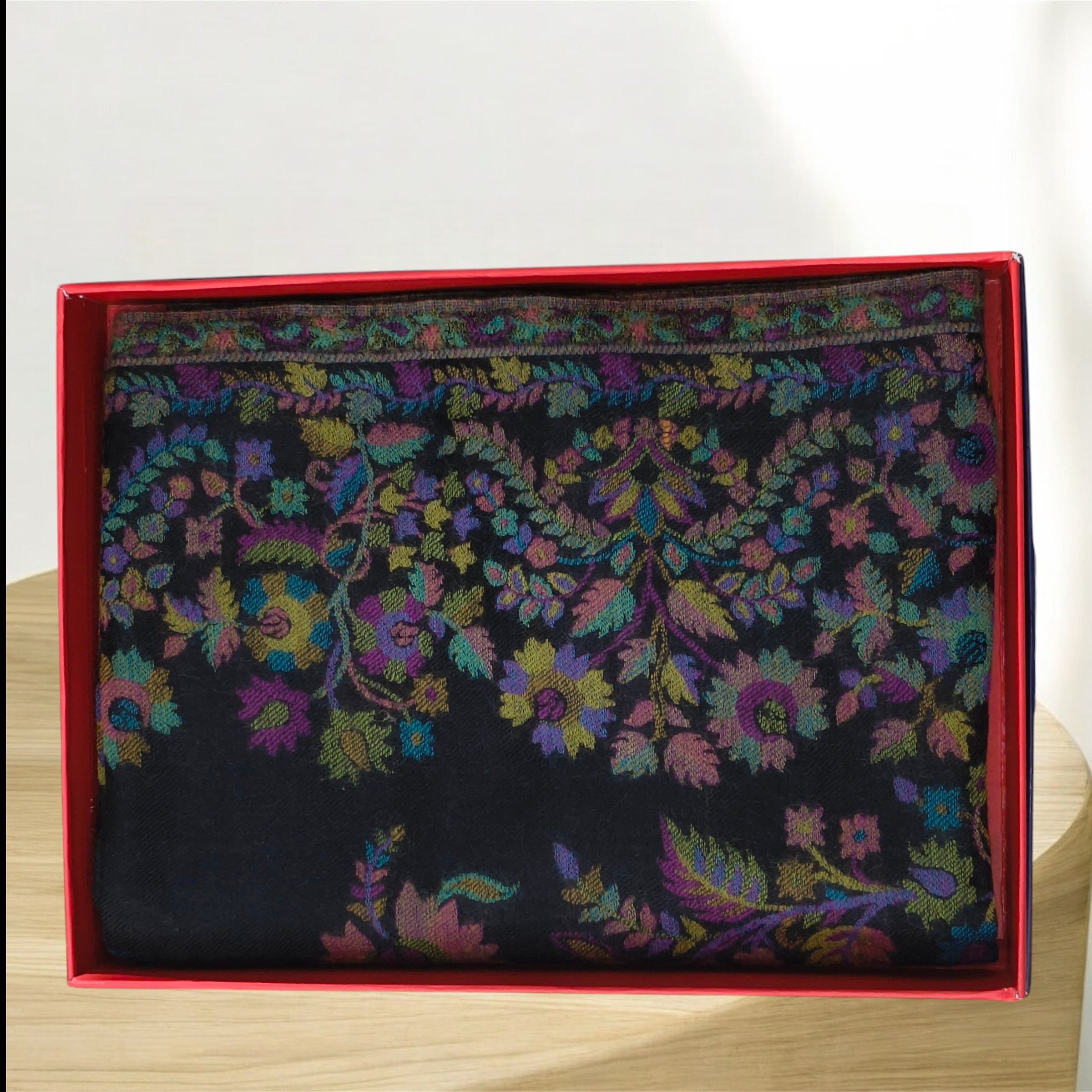 WOMEN WOOLEN STOLE