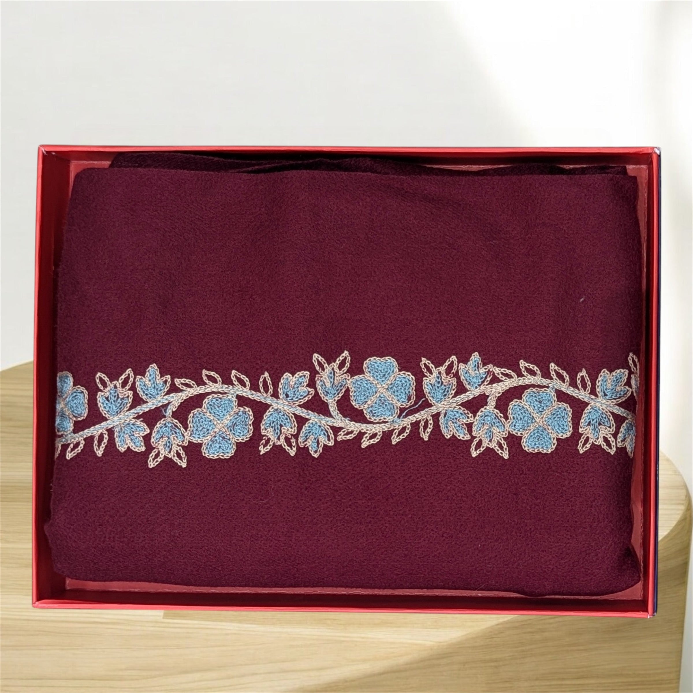 WOMEN'S WOOLEN STOLE