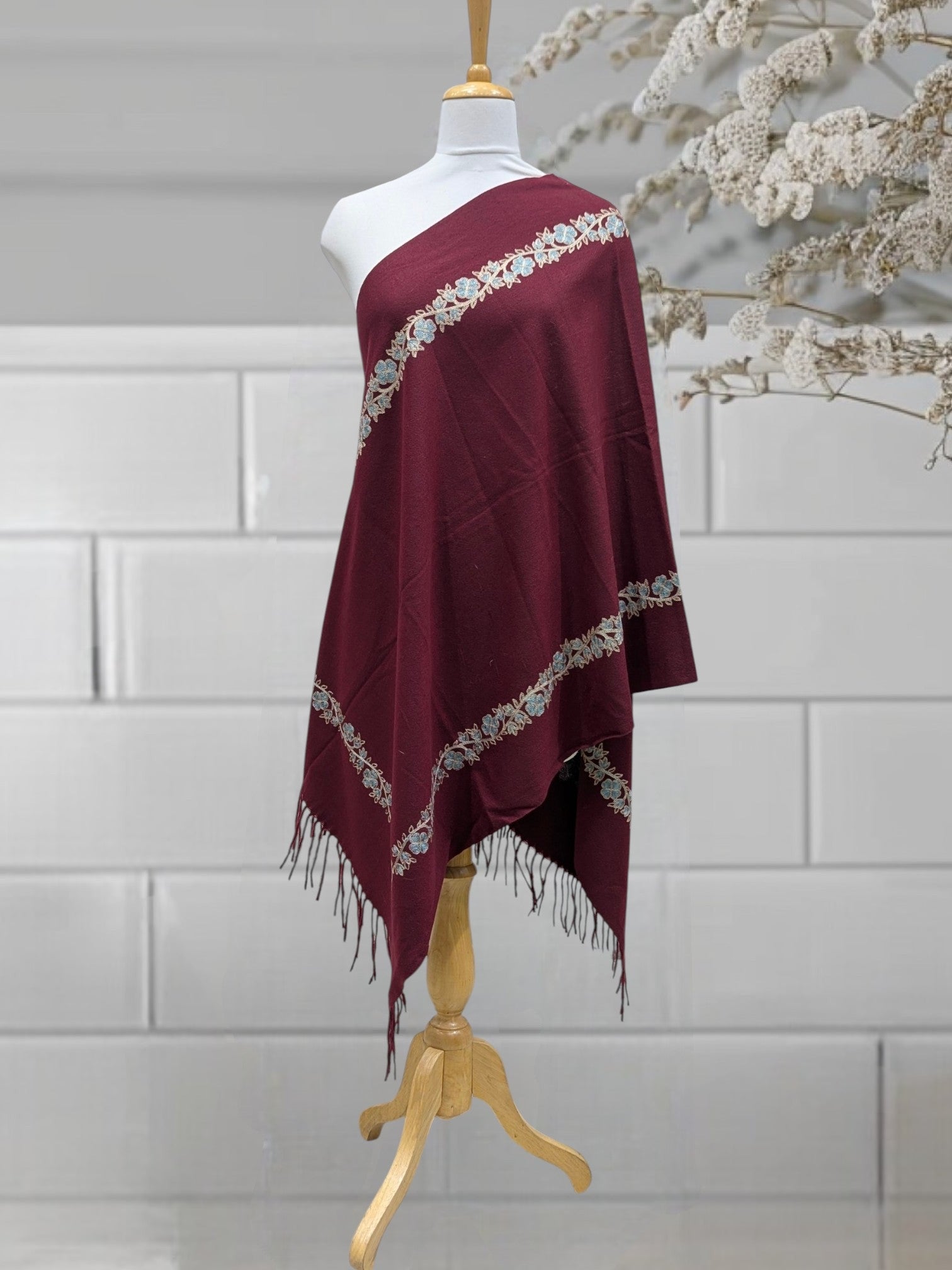 WOMEN'S WOOLEN STOLE