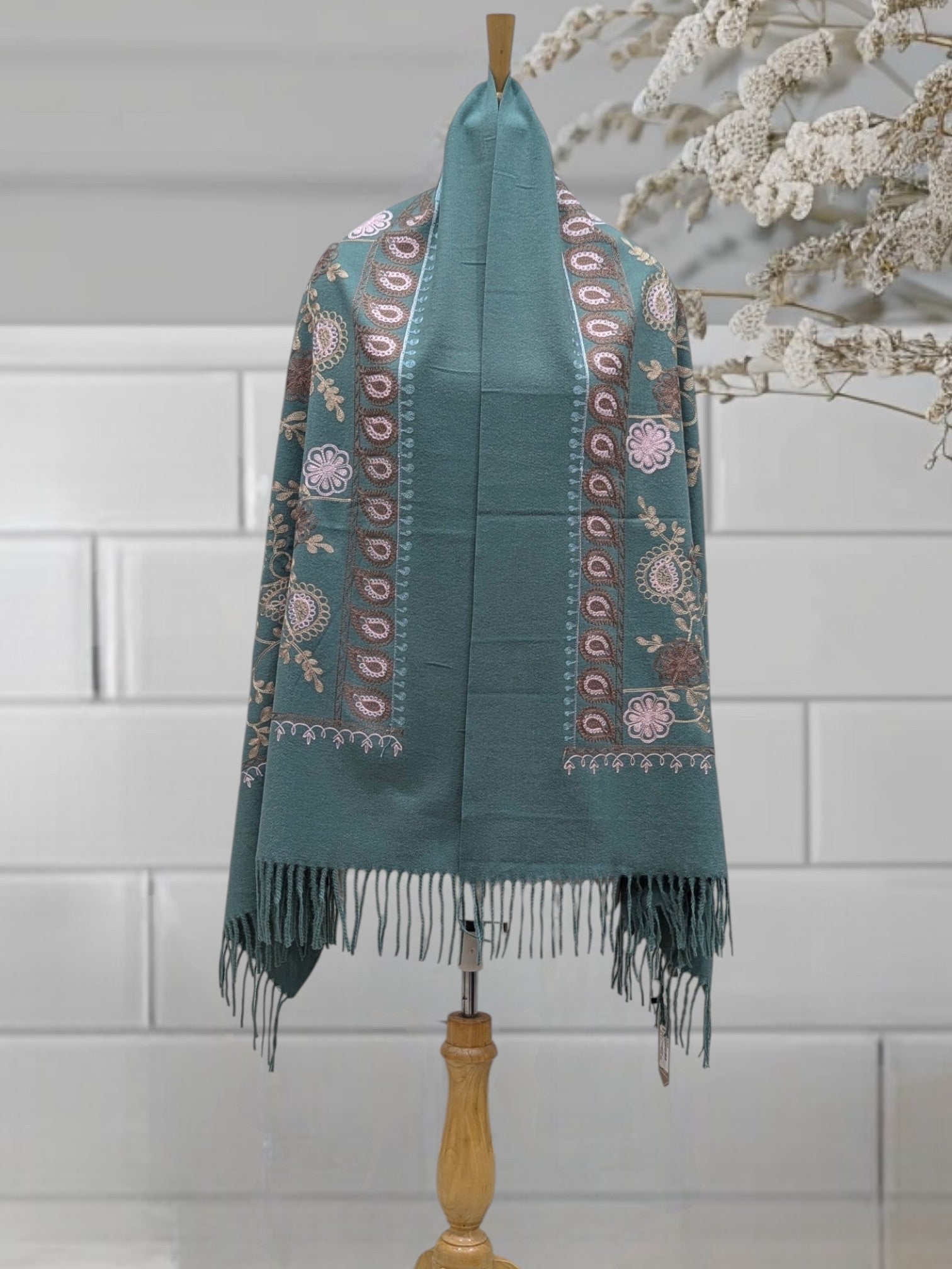 WOMEN'S WOOLEN STOLE