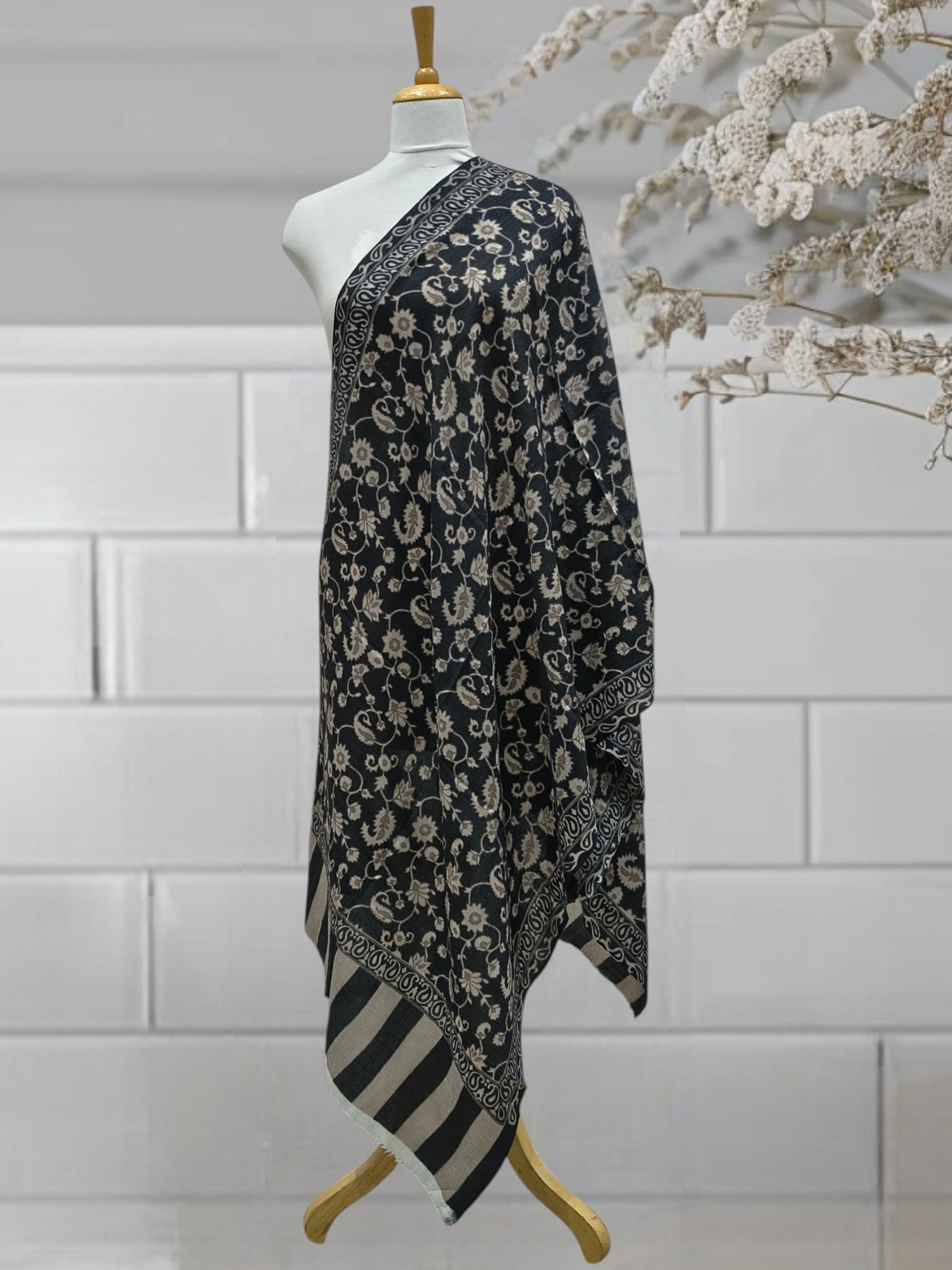 WOMEN WOOLEN STOLE