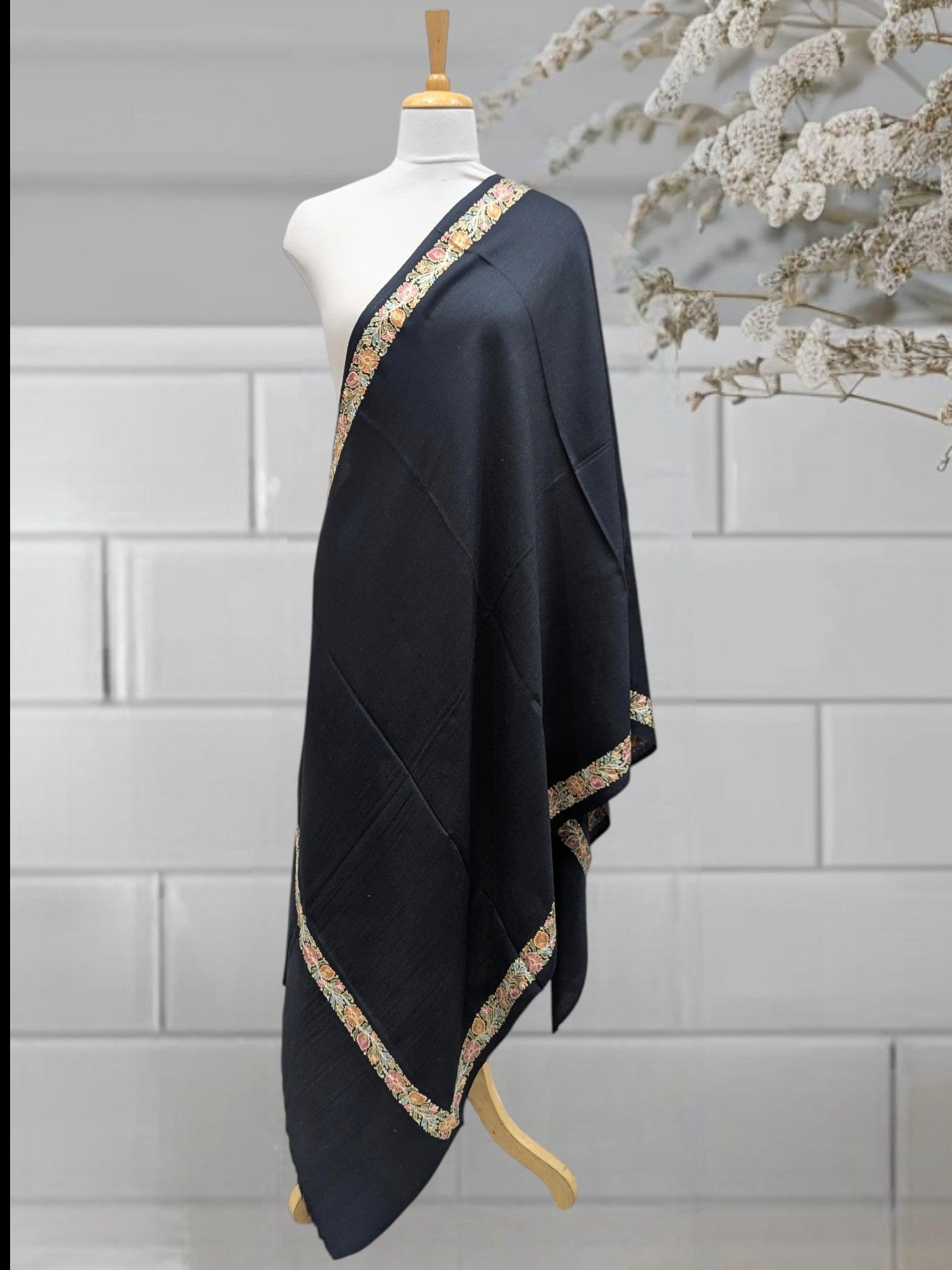 WOMEN WOOLEN STOLE
