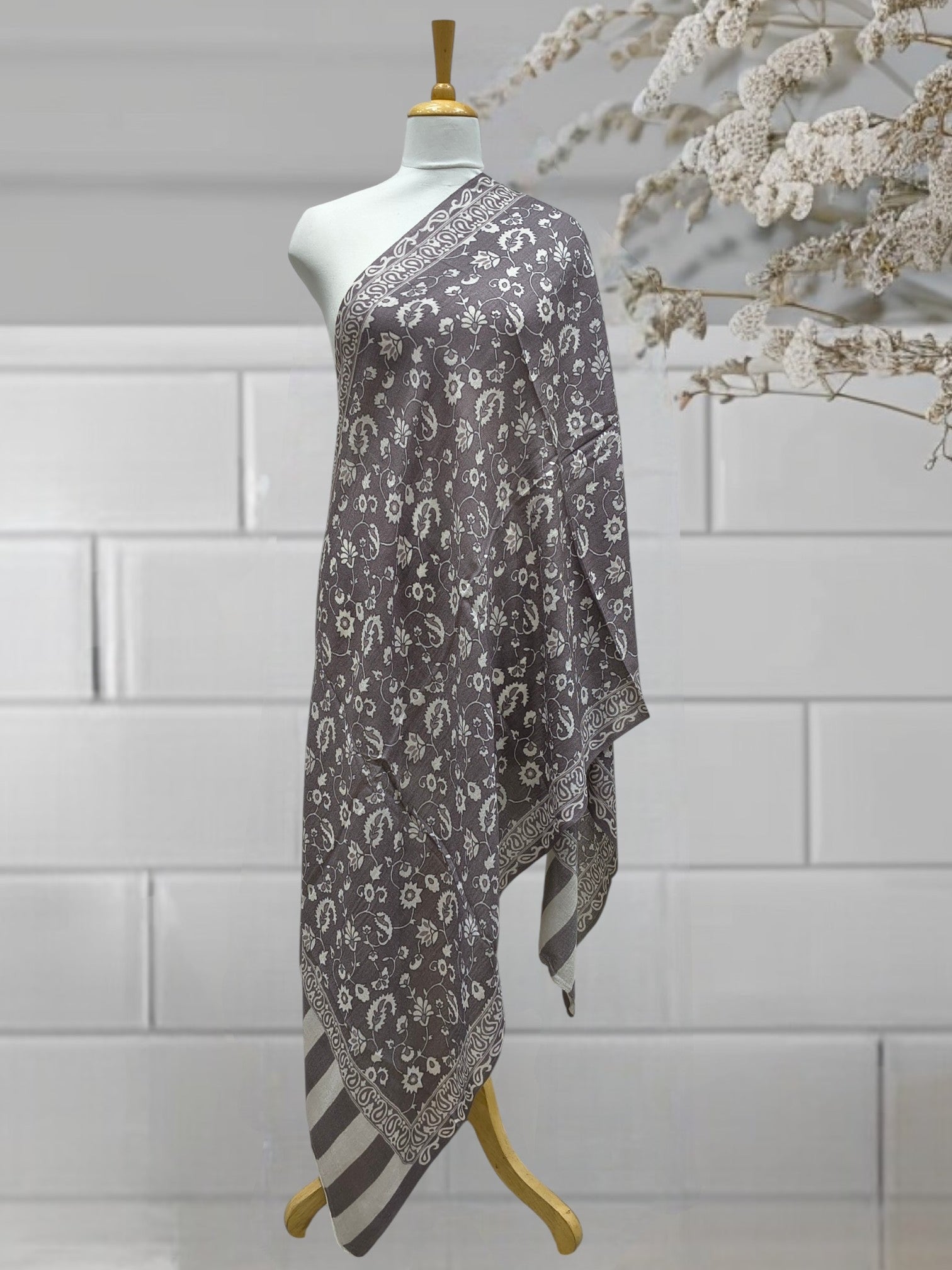 WOMEN WOOLEN STOLE