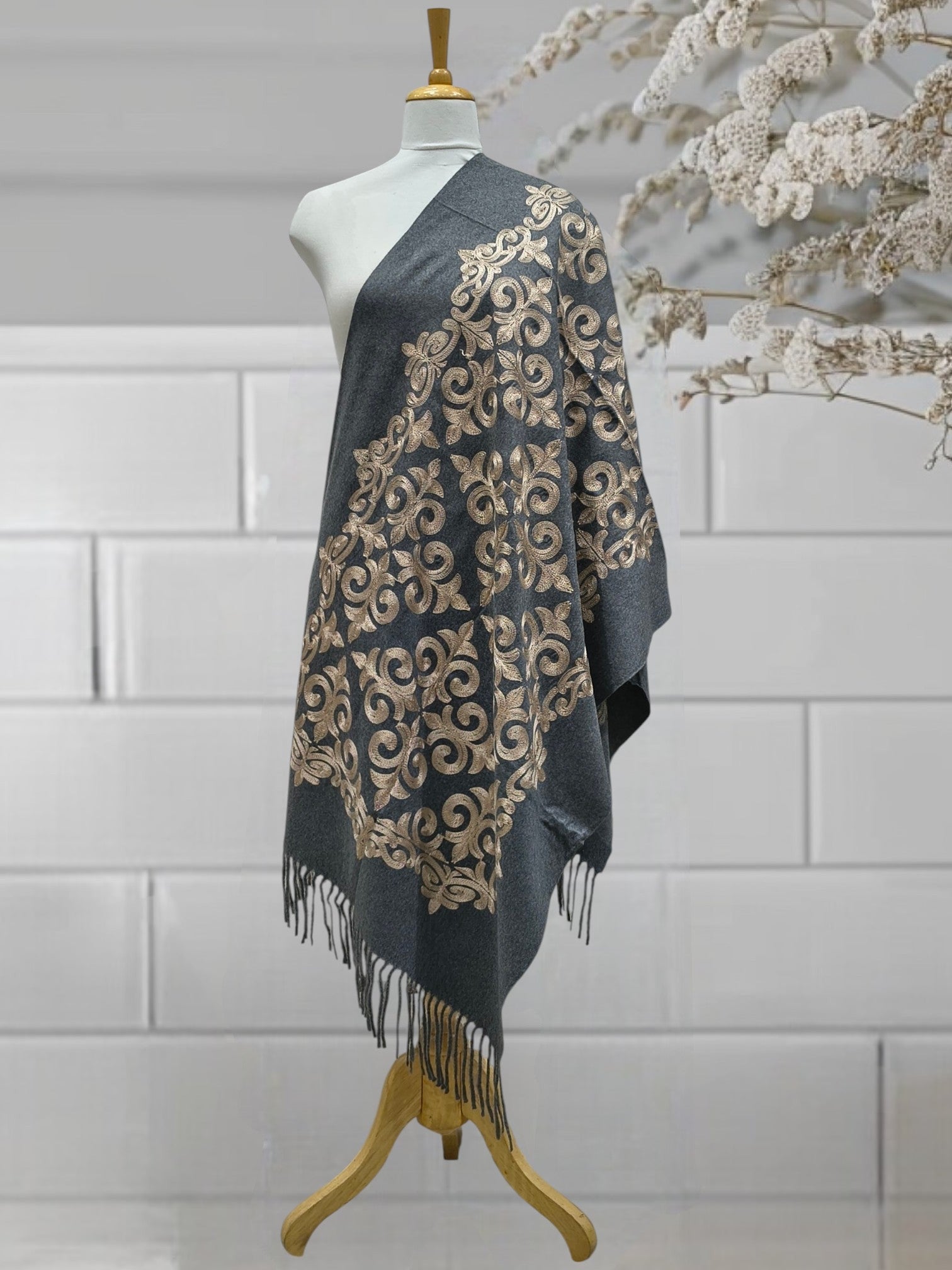 WOMEN WOOLEN STOLE