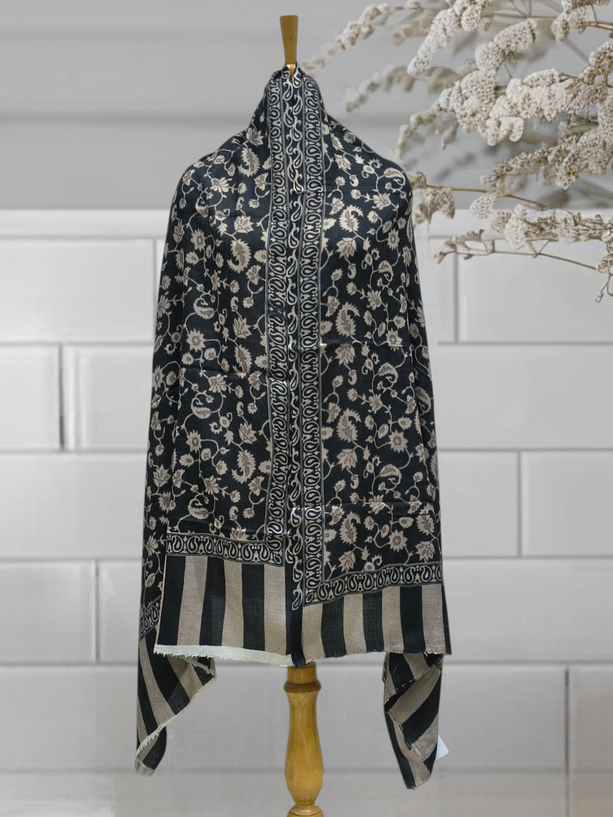 WOMEN WOOLEN STOLE