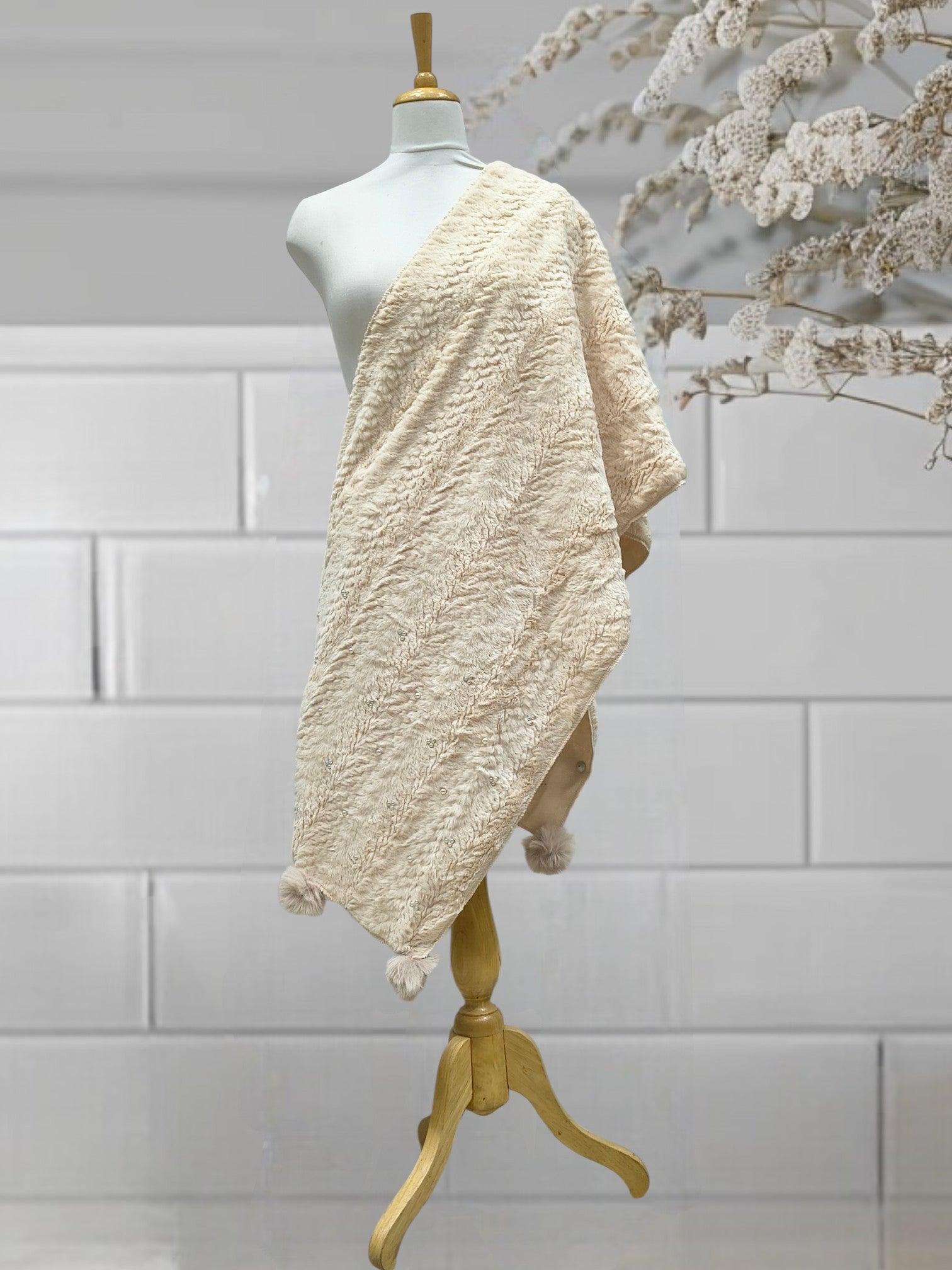 WOMEN WOOLEN STOLE