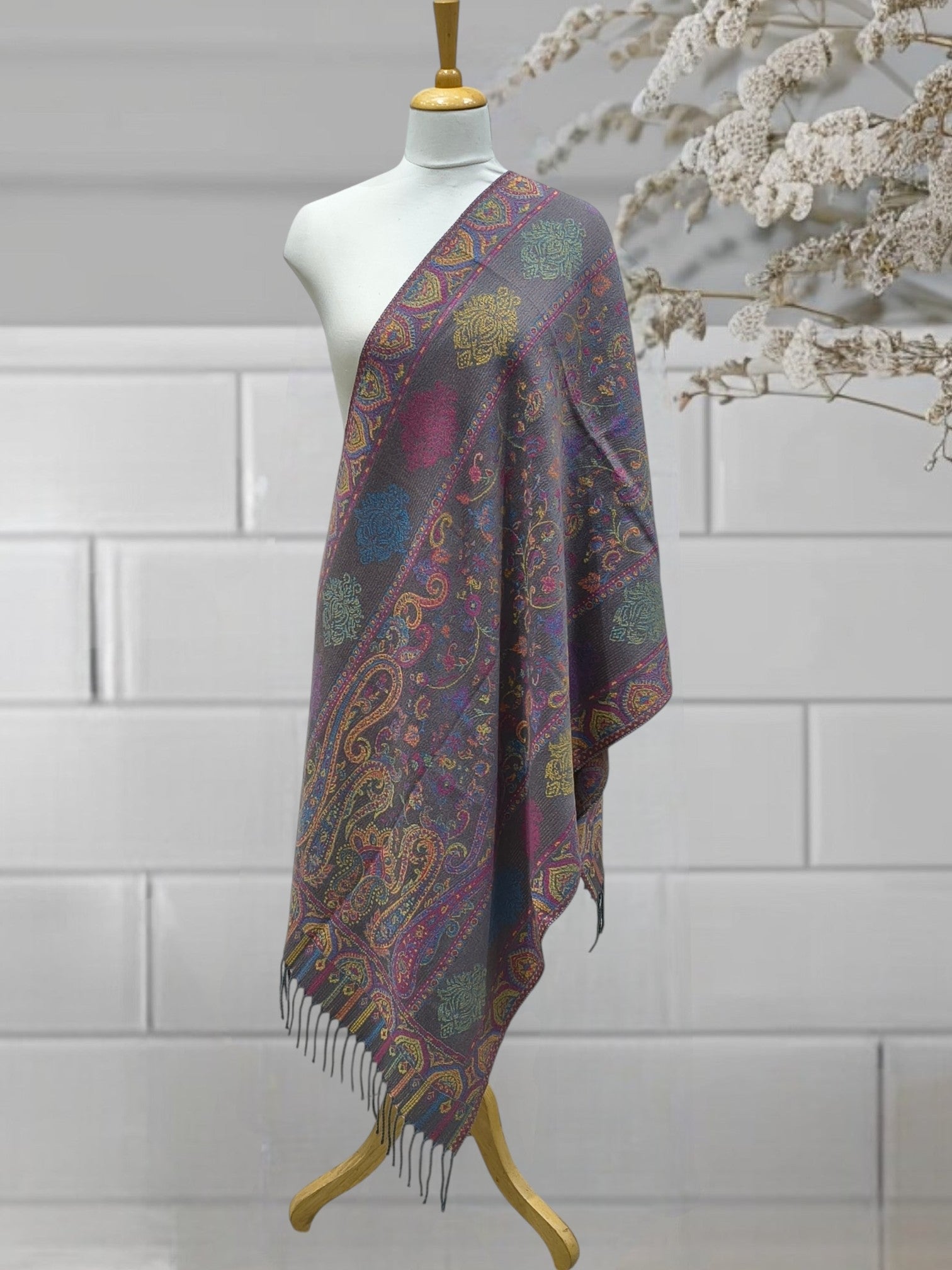 WOMEN'S WOOLEN STOLE