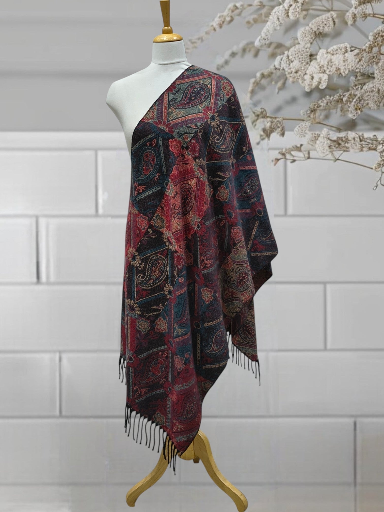 WOMEN'S WOOLEN STOLE