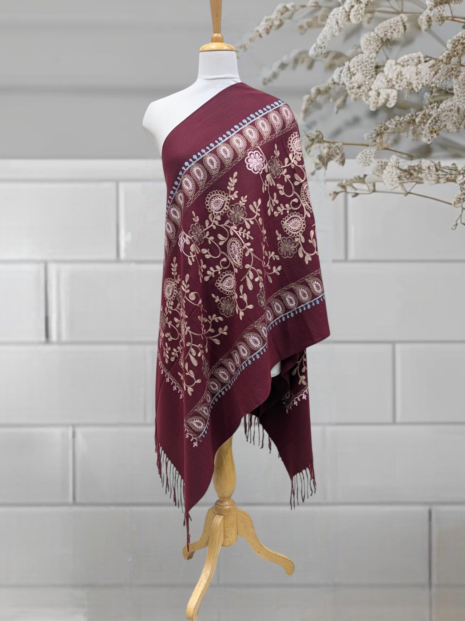 WOMEN'S WOOLEN STOLE