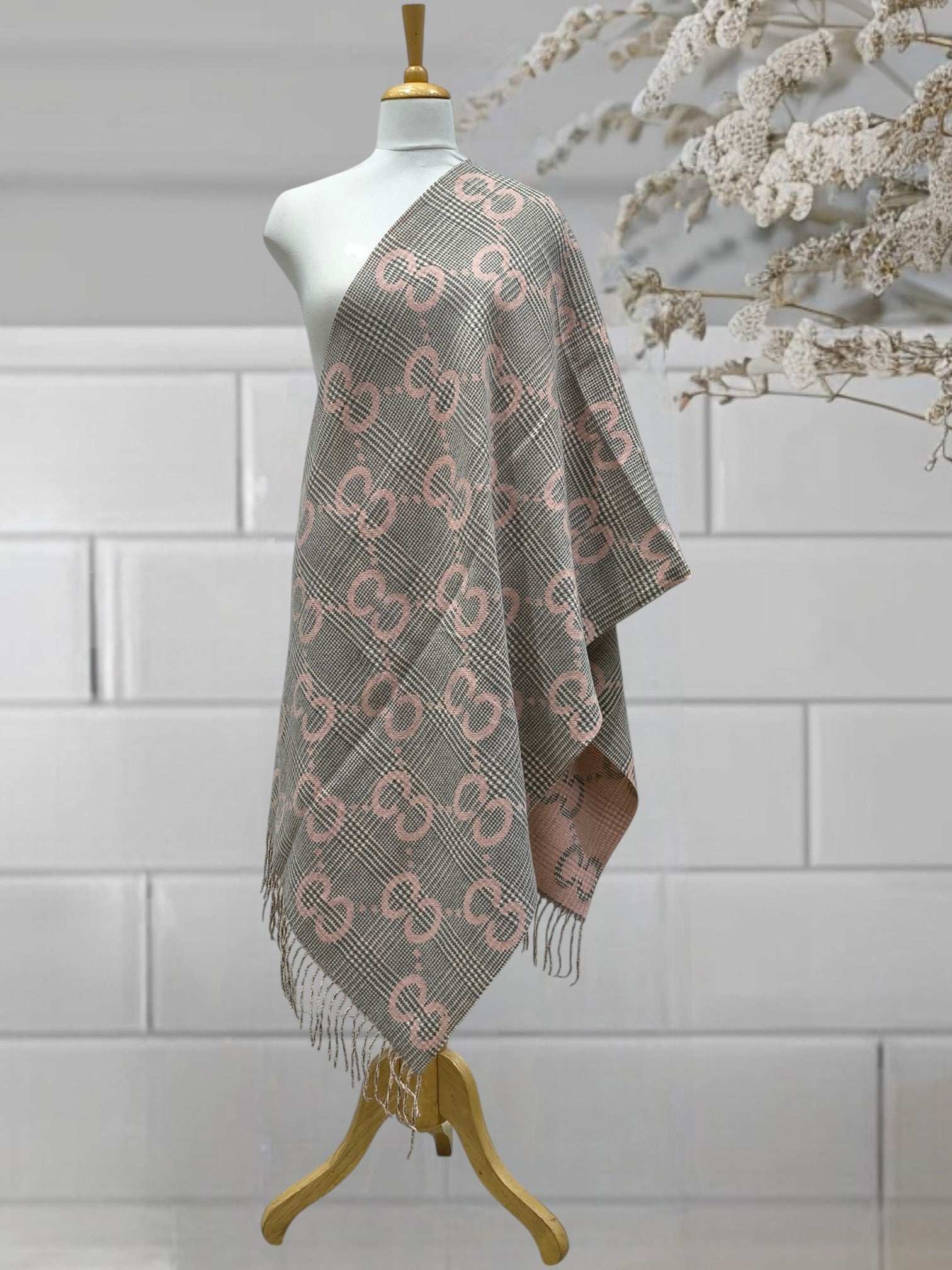 WOMEN'S WOOLEN STOLE