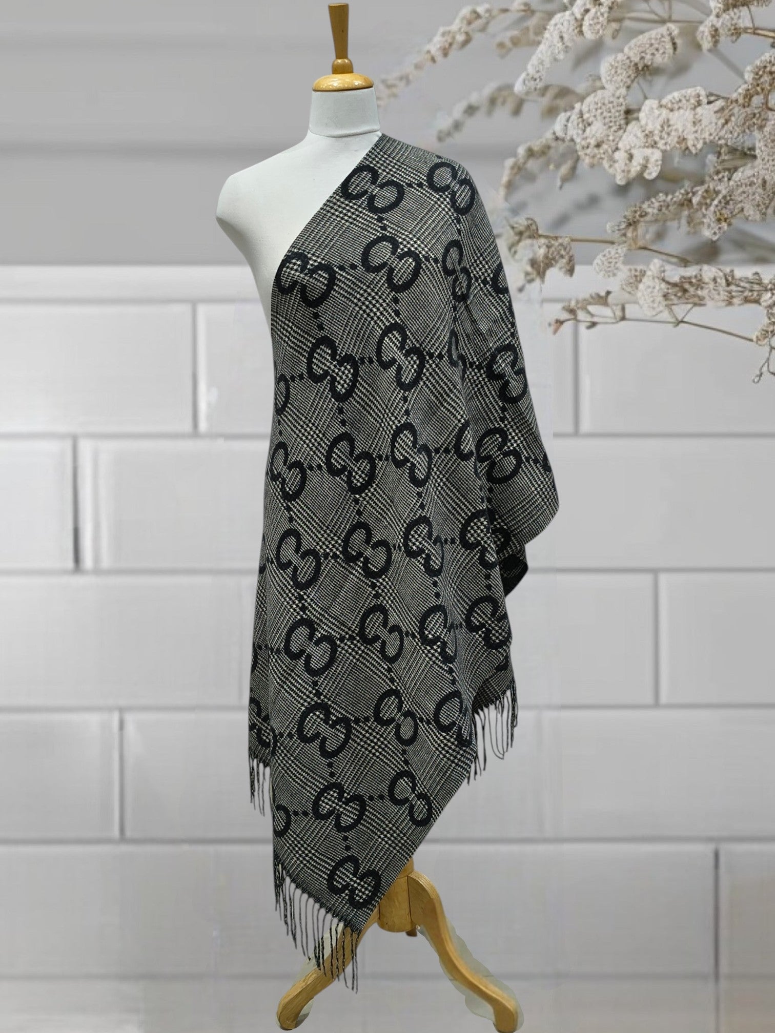 WOMEN'S WOOLEN STOLE